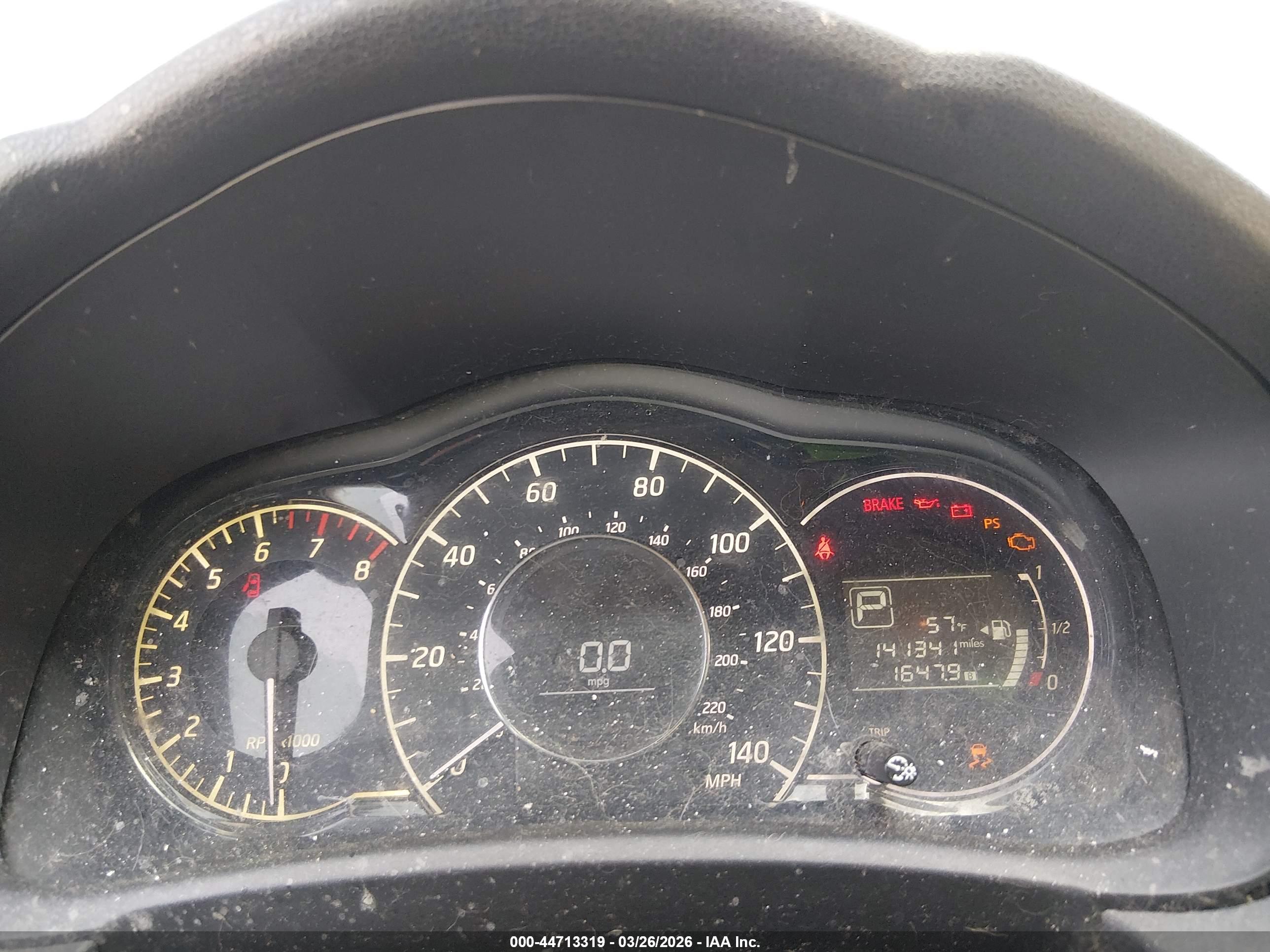 NISSAN VERSA image 7