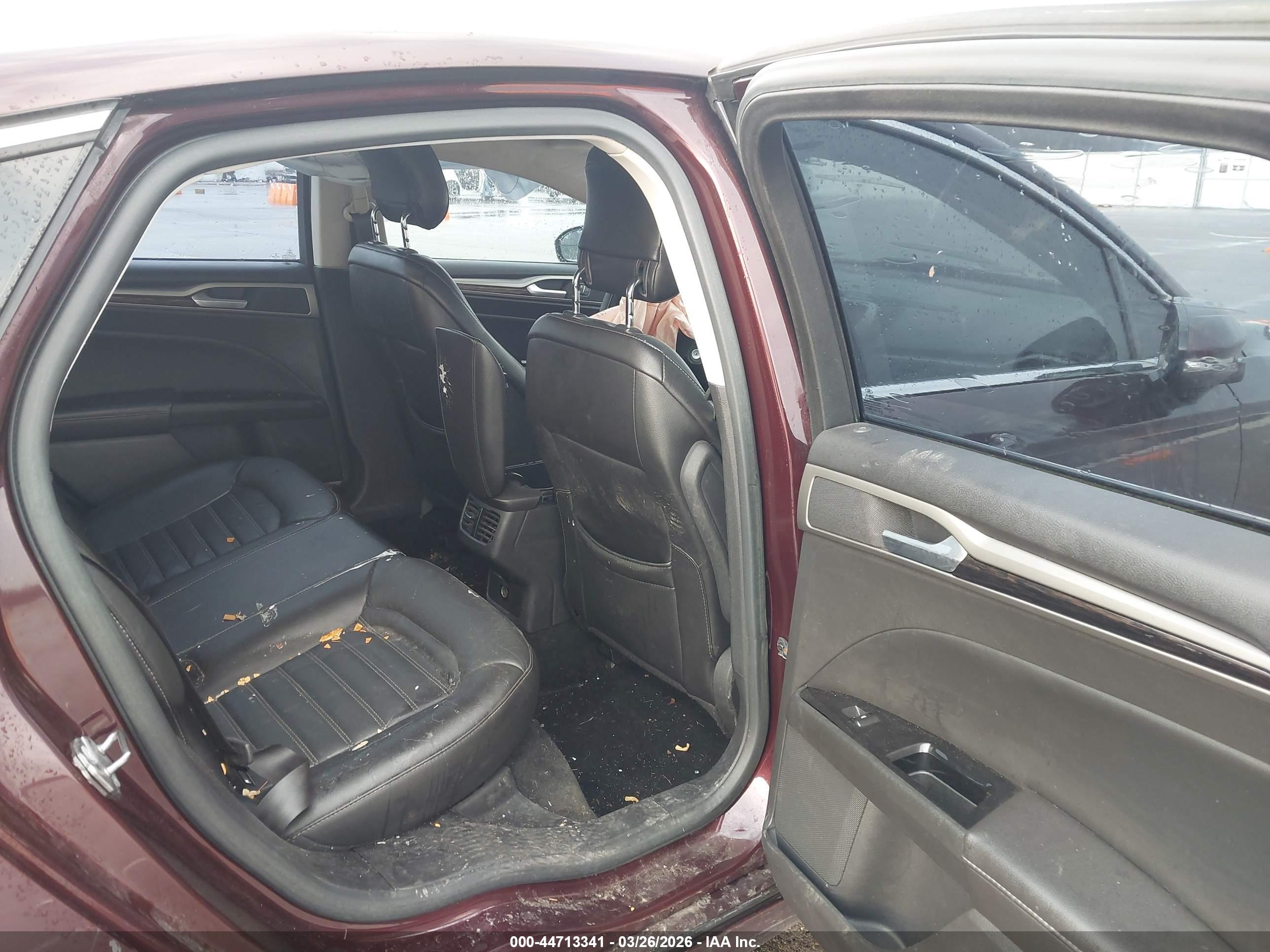 FORD FUSION image 8