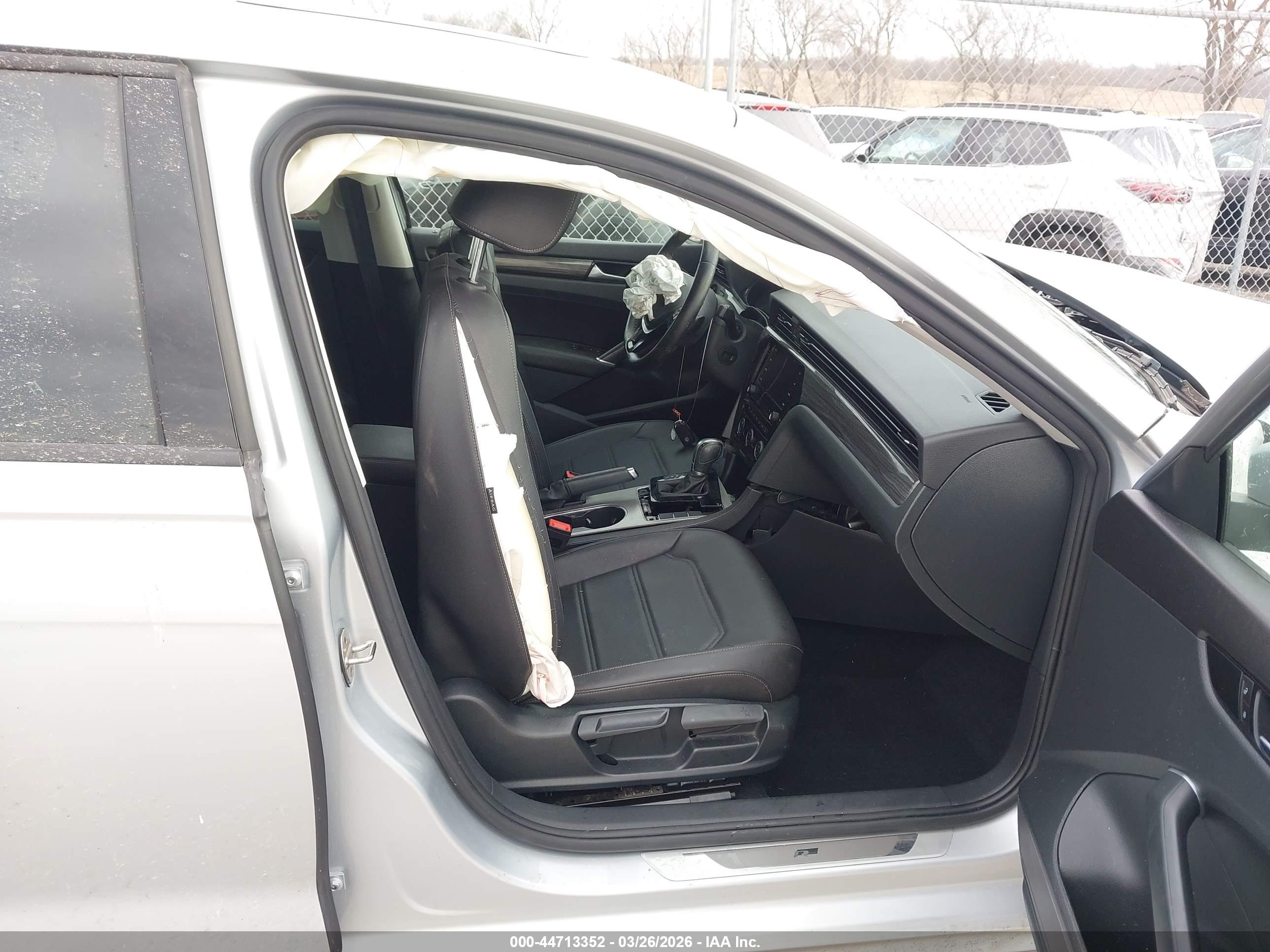 VOLKSWAGEN PASSAT image 5