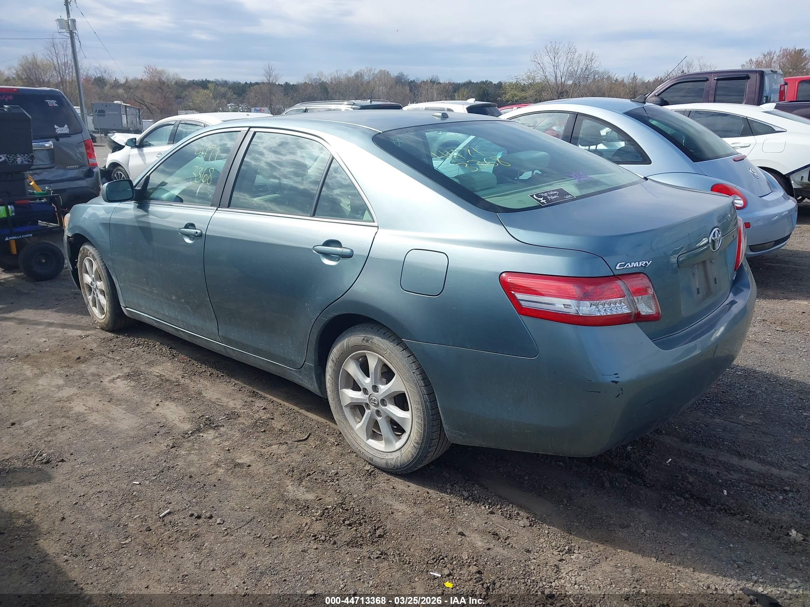 TOYOTA CAMRY image 3