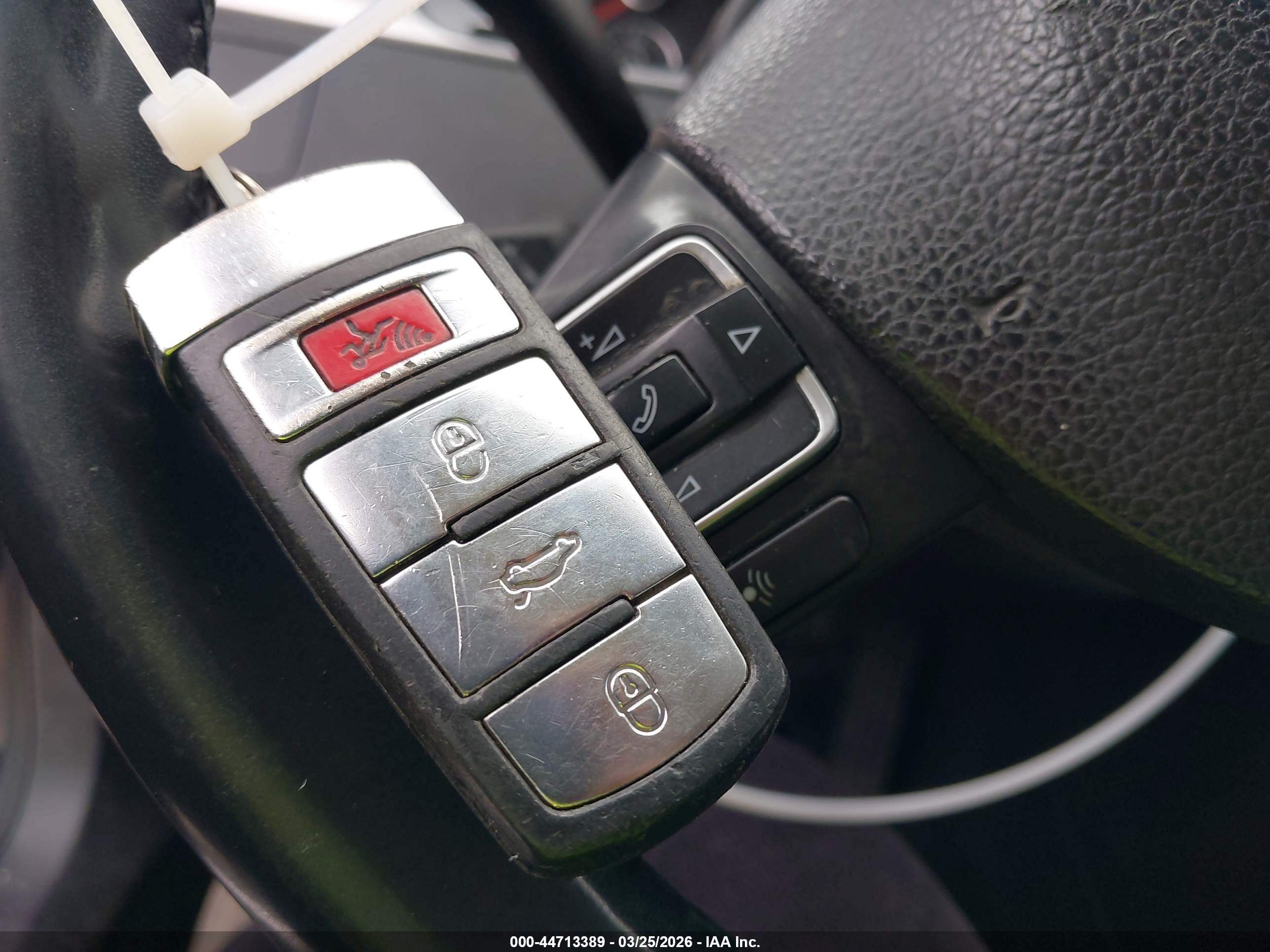 VOLKSWAGEN CC image 11
