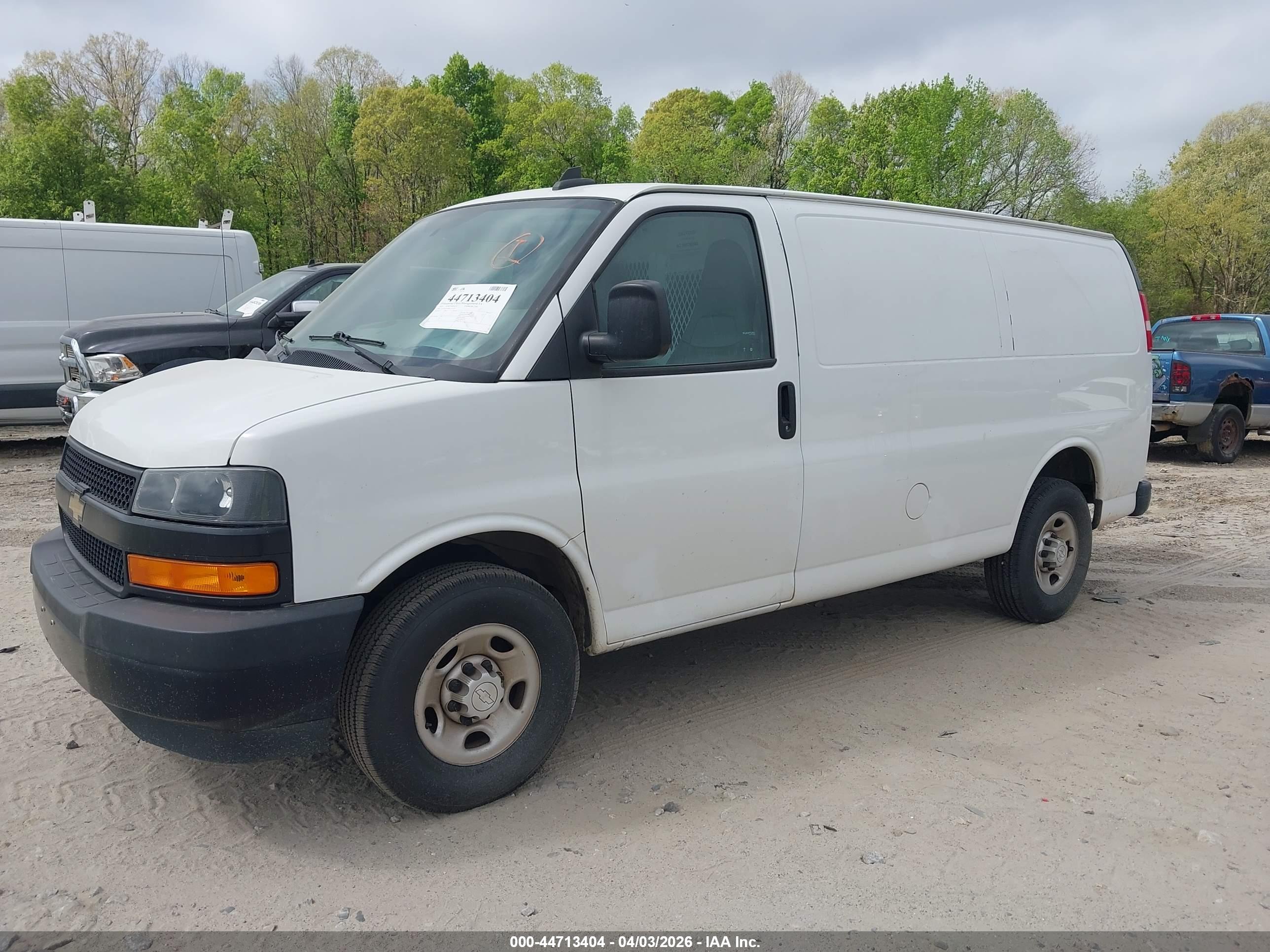 CHEVROLET EXPRESS image 6