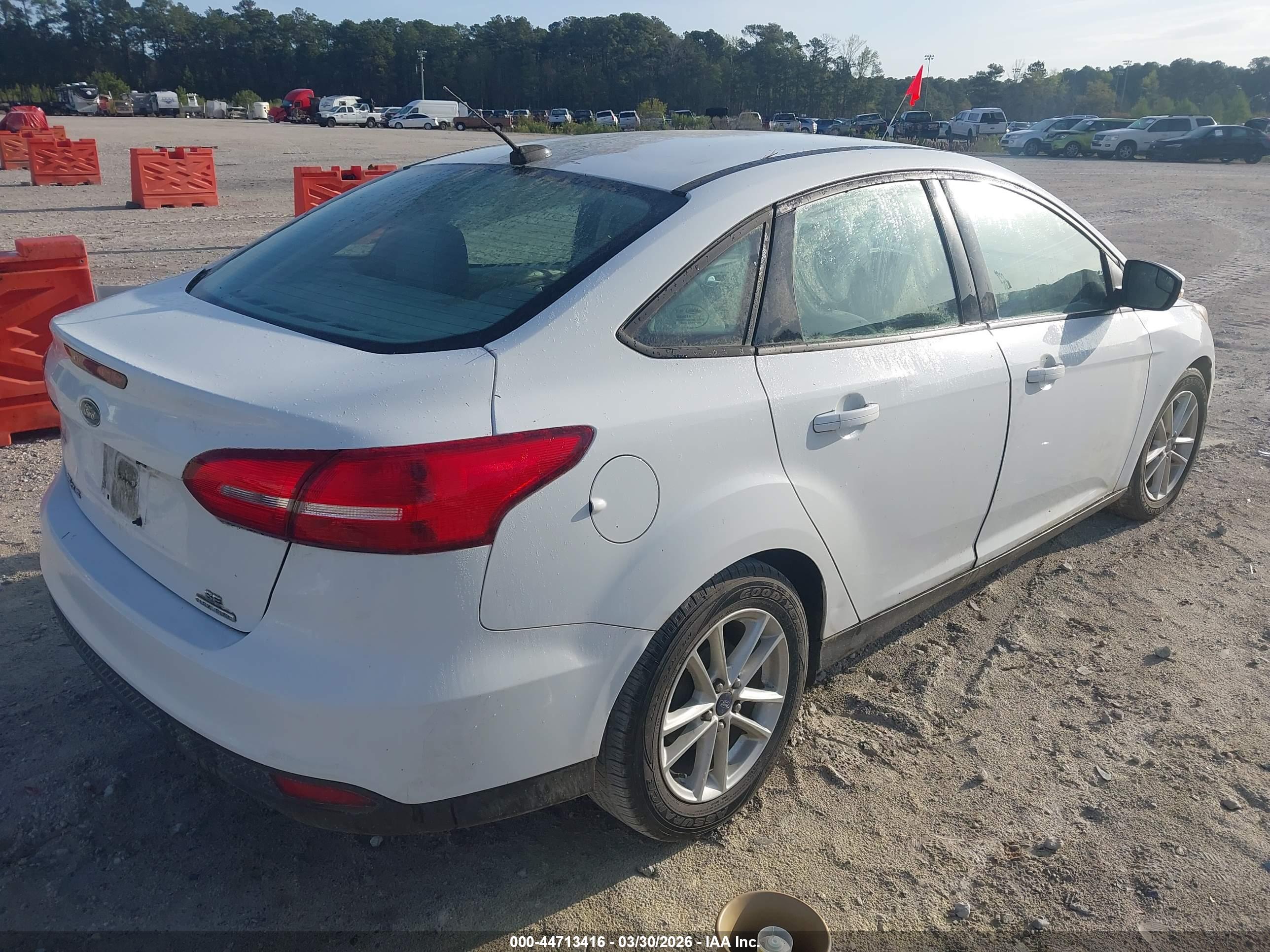 FORD FOCUS image 4
