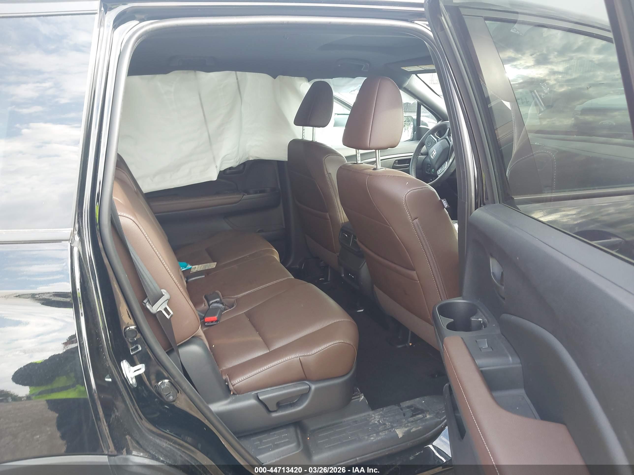 HONDA PASSPORT image 8