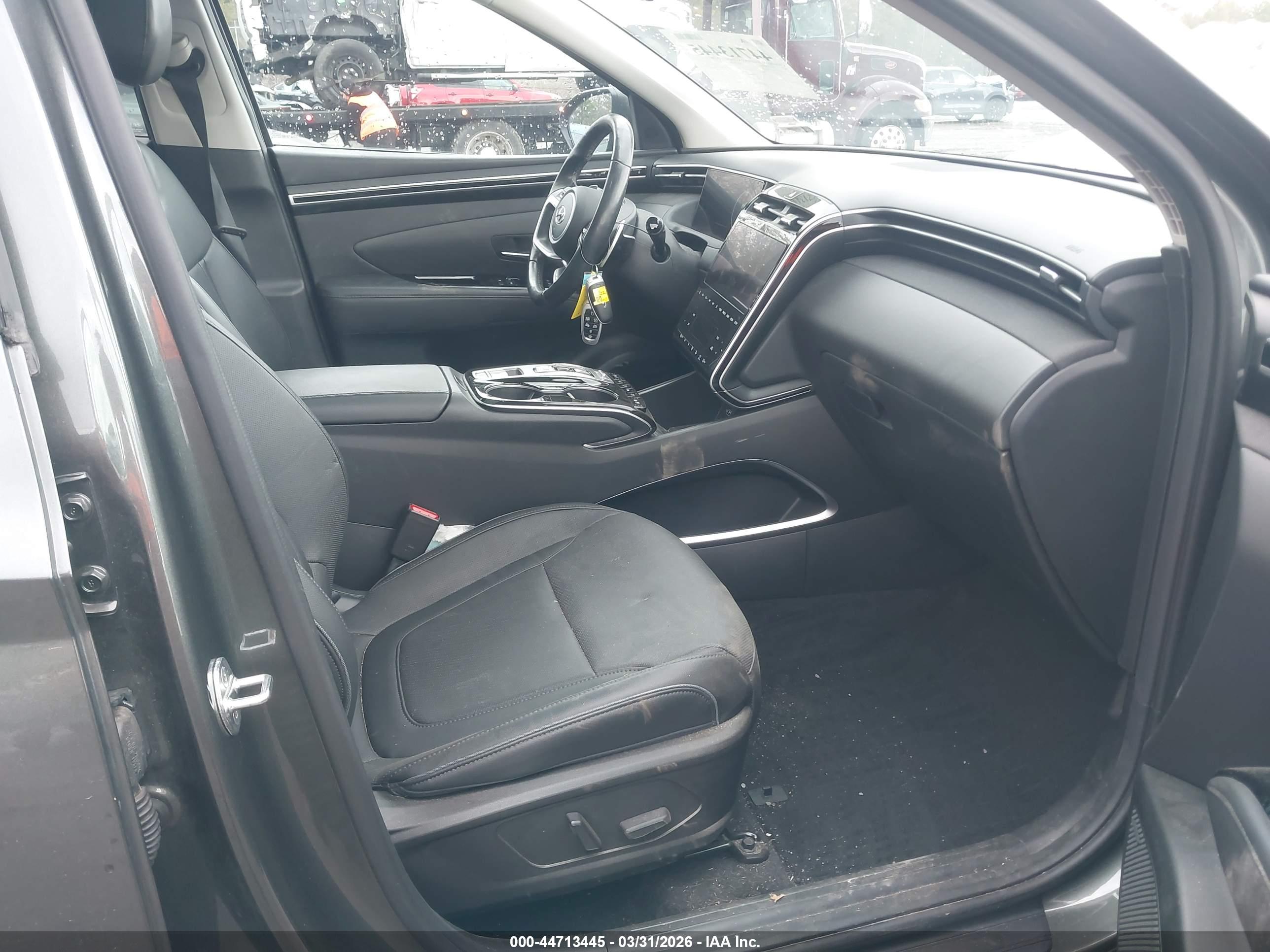HYUNDAI TUCSON image 5