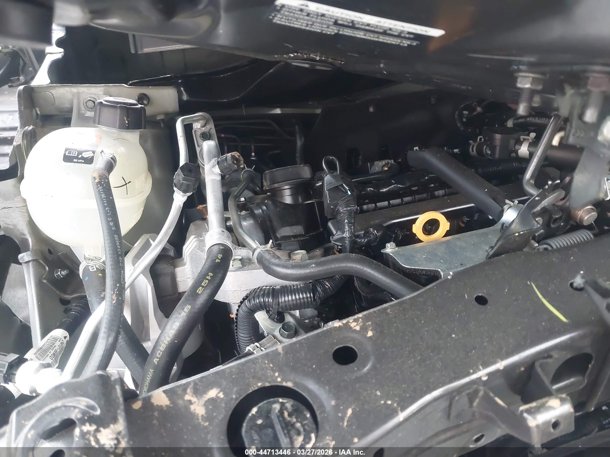 NISSAN VERSA image 10
