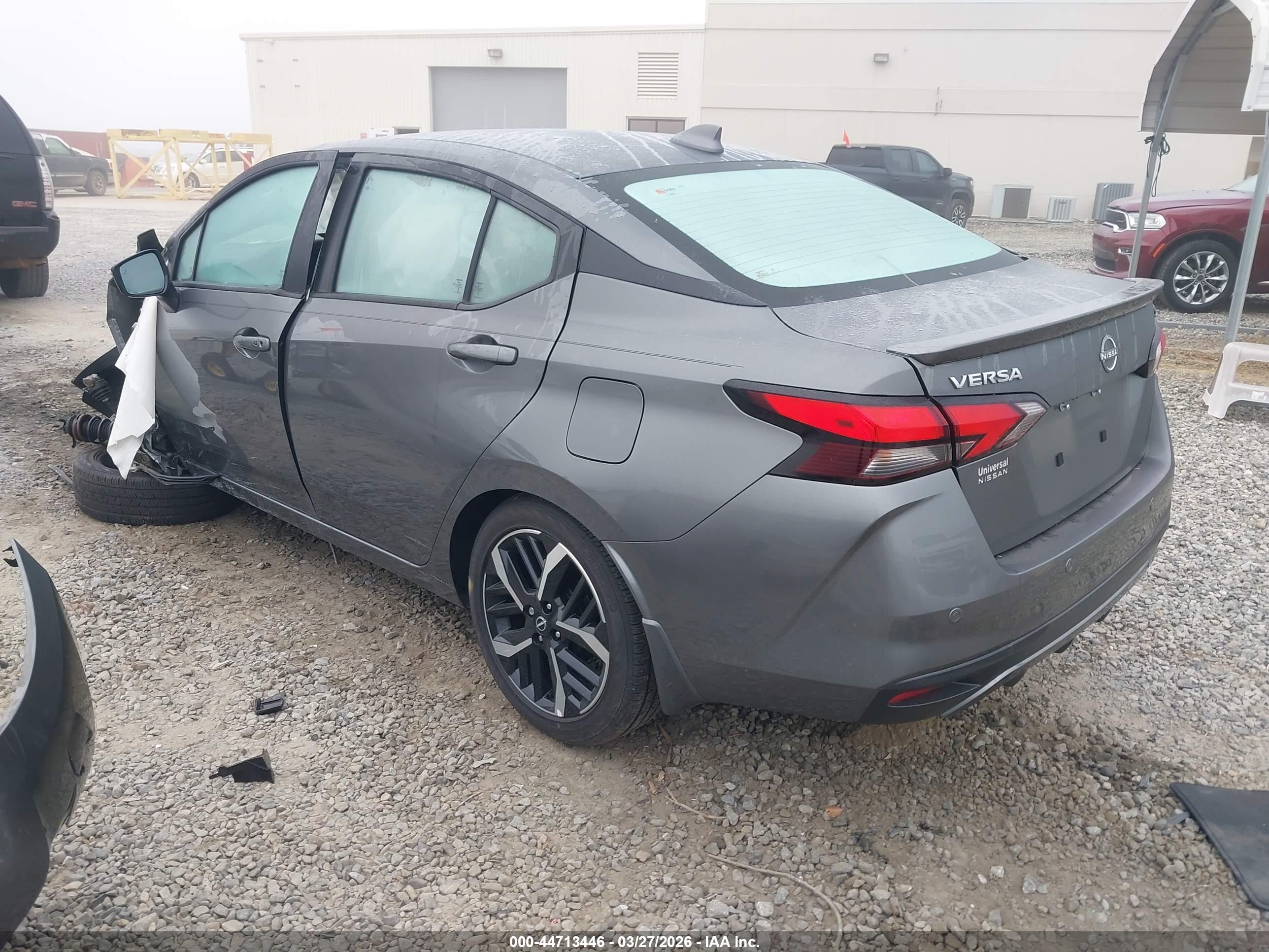NISSAN VERSA image 3