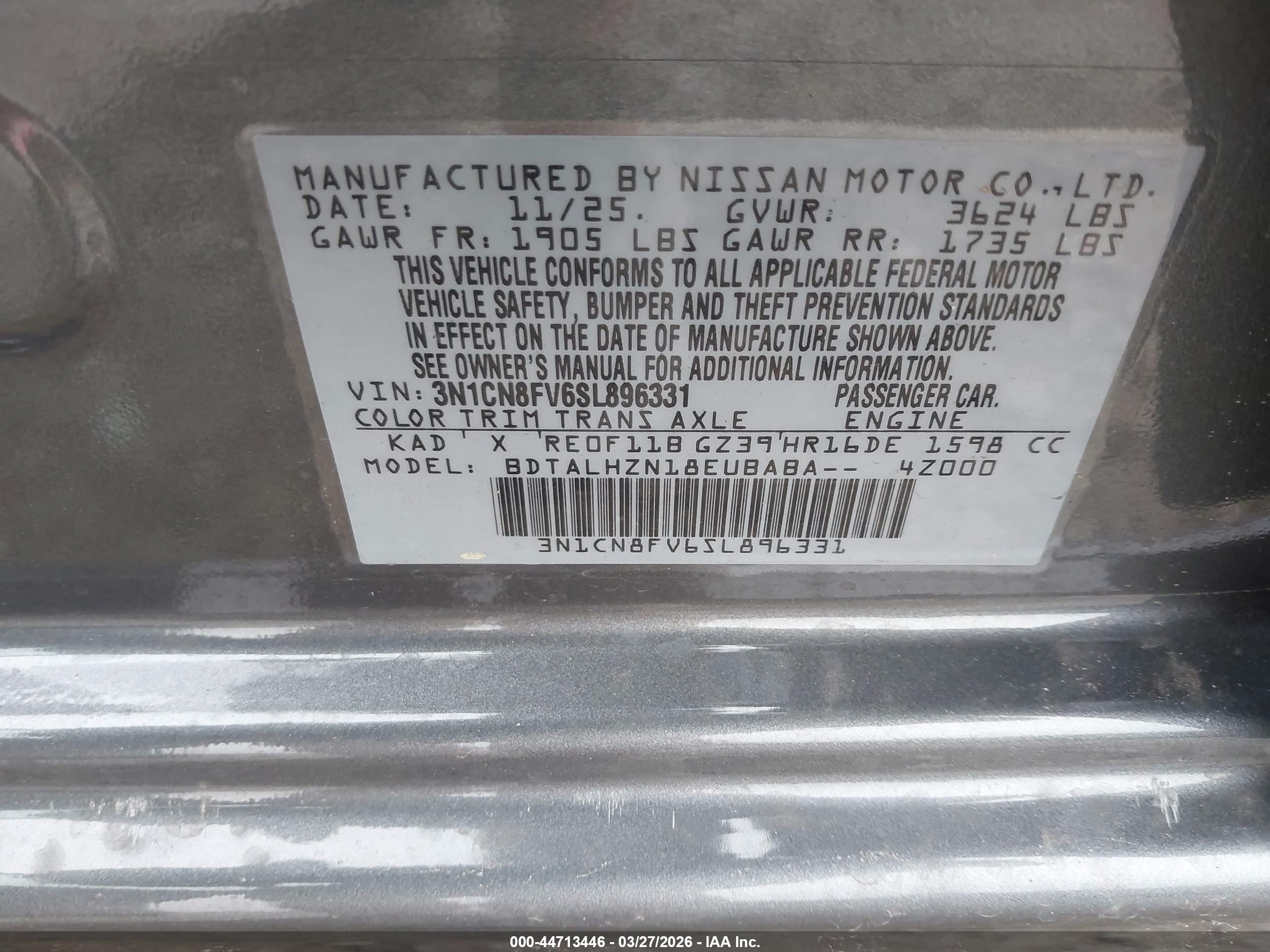 NISSAN VERSA image 9