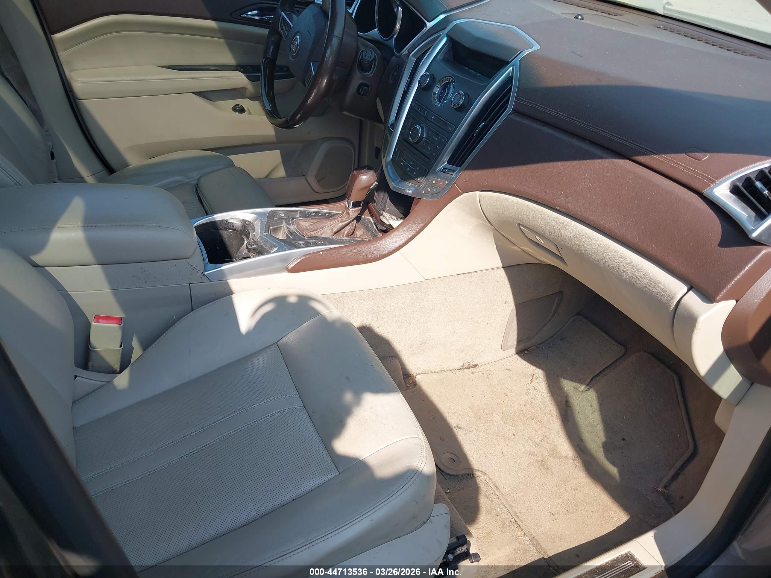 CADILLAC SRX image 5