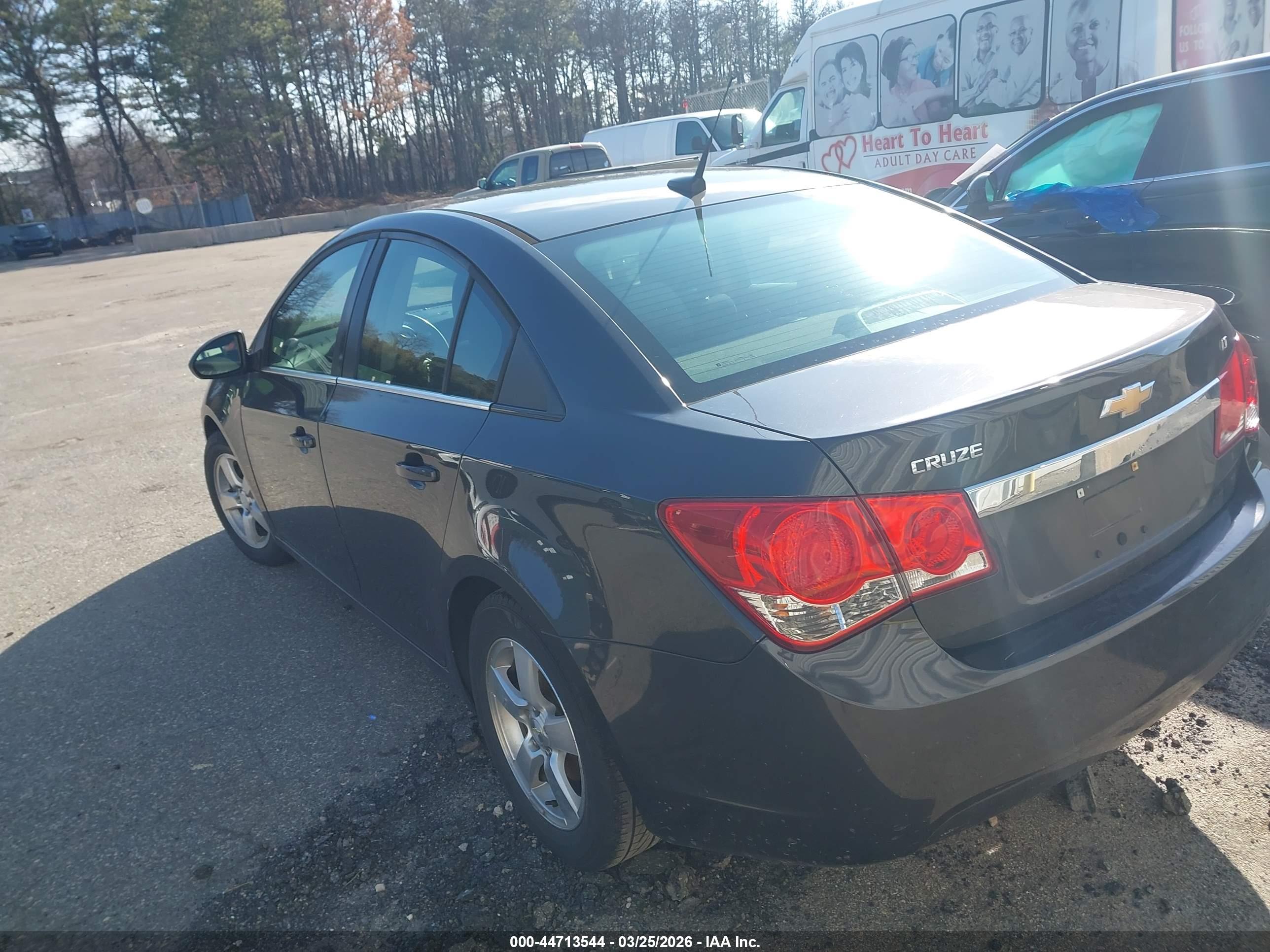 CHEVROLET CRUZE image 3