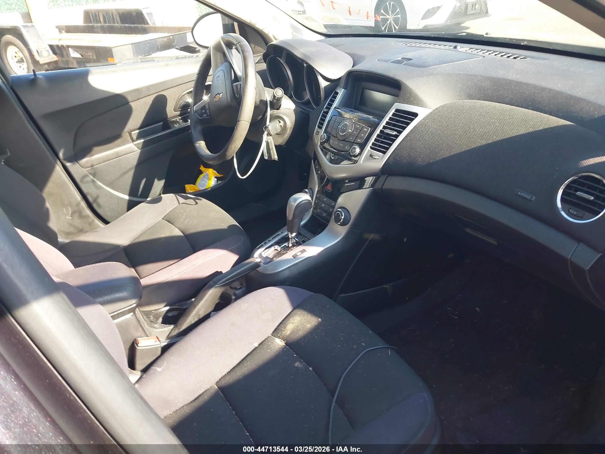 CHEVROLET CRUZE image 5