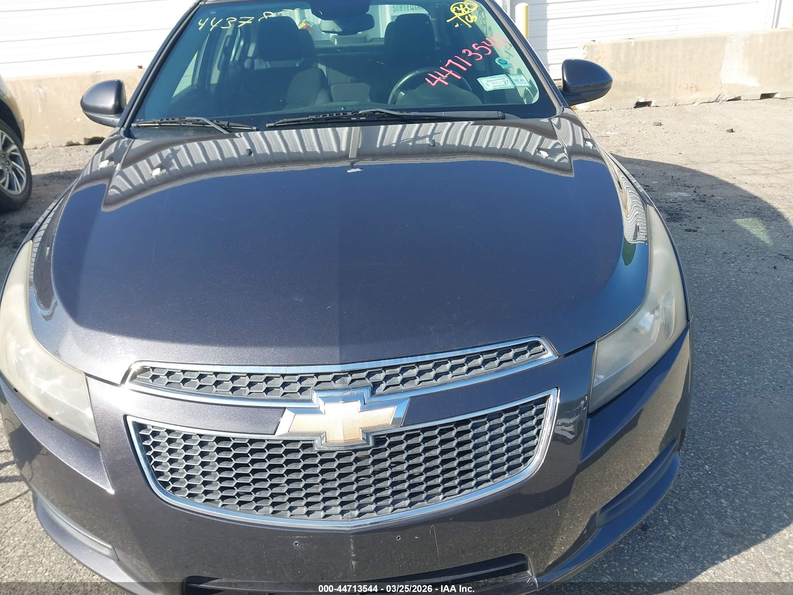 CHEVROLET CRUZE image 6