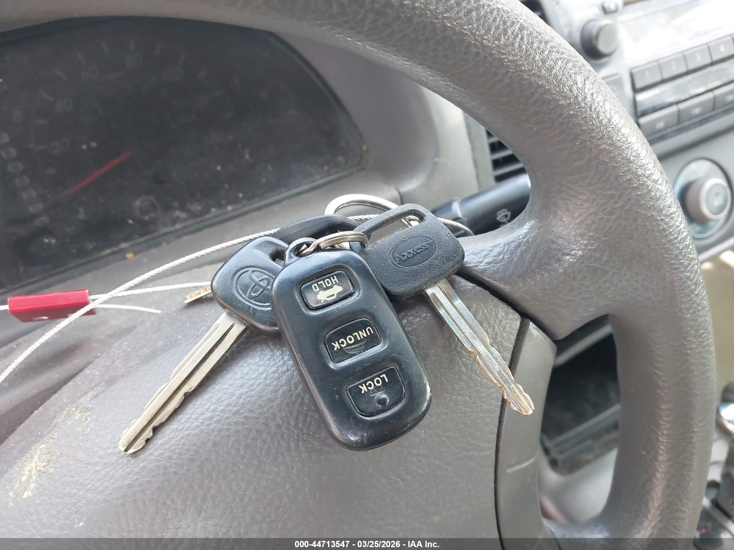 TOYOTA CAMRY image 11