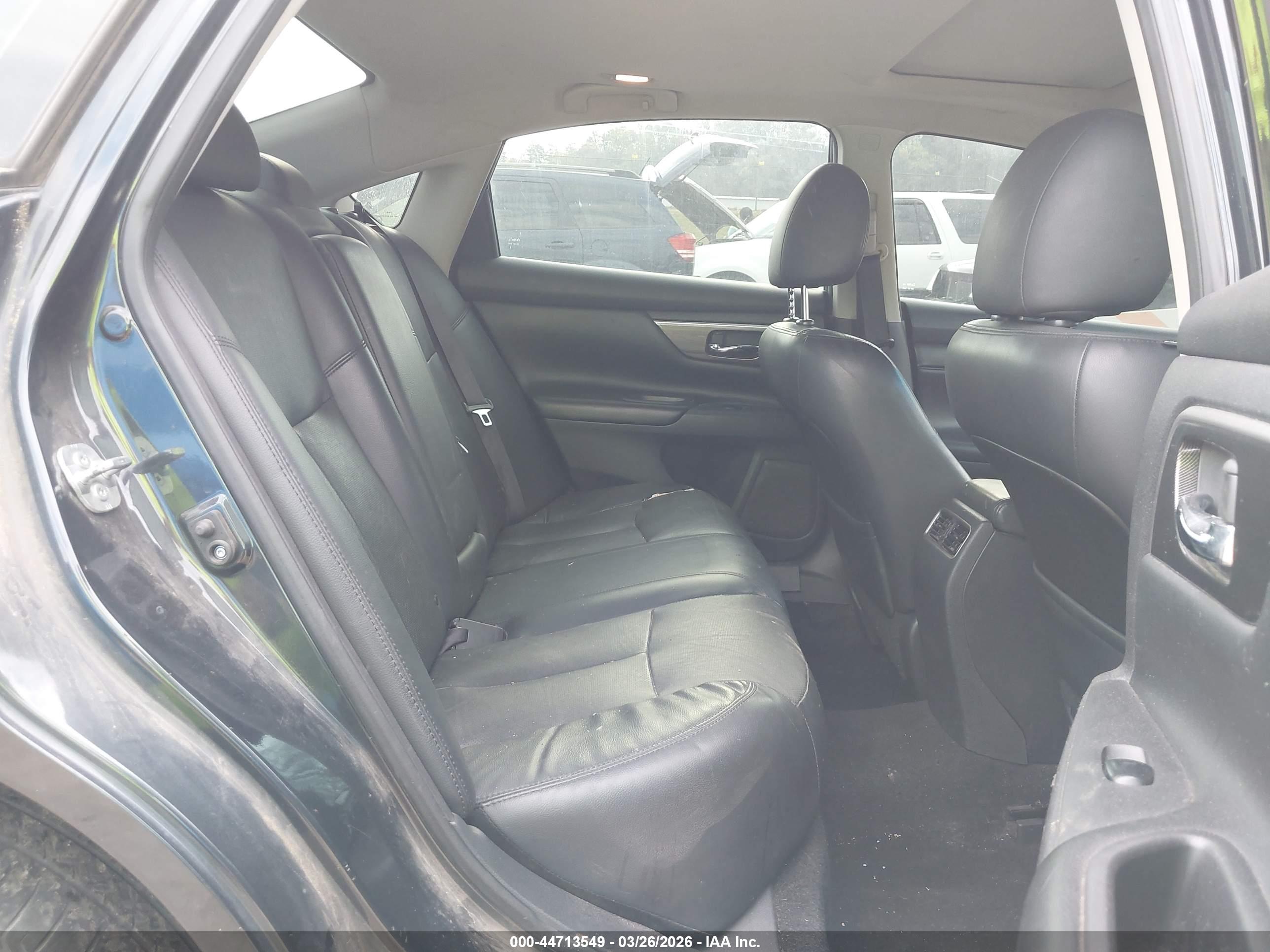 NISSAN ALTIMA image 8