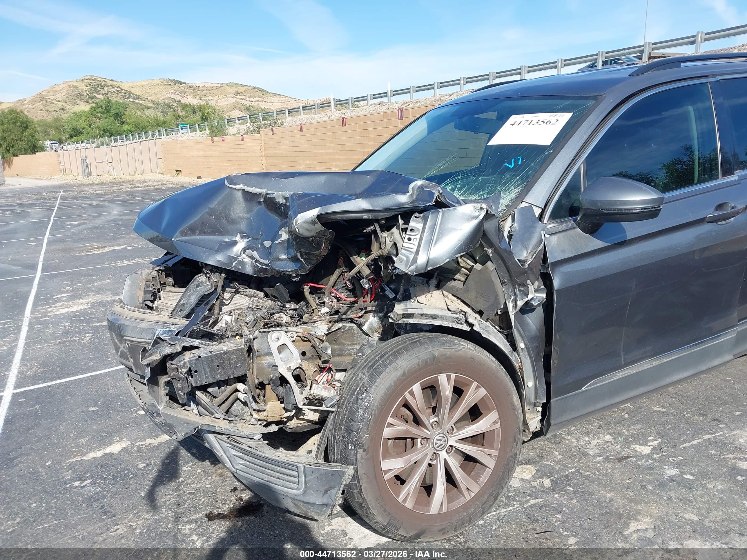 VOLKSWAGEN TIGUAN image 6