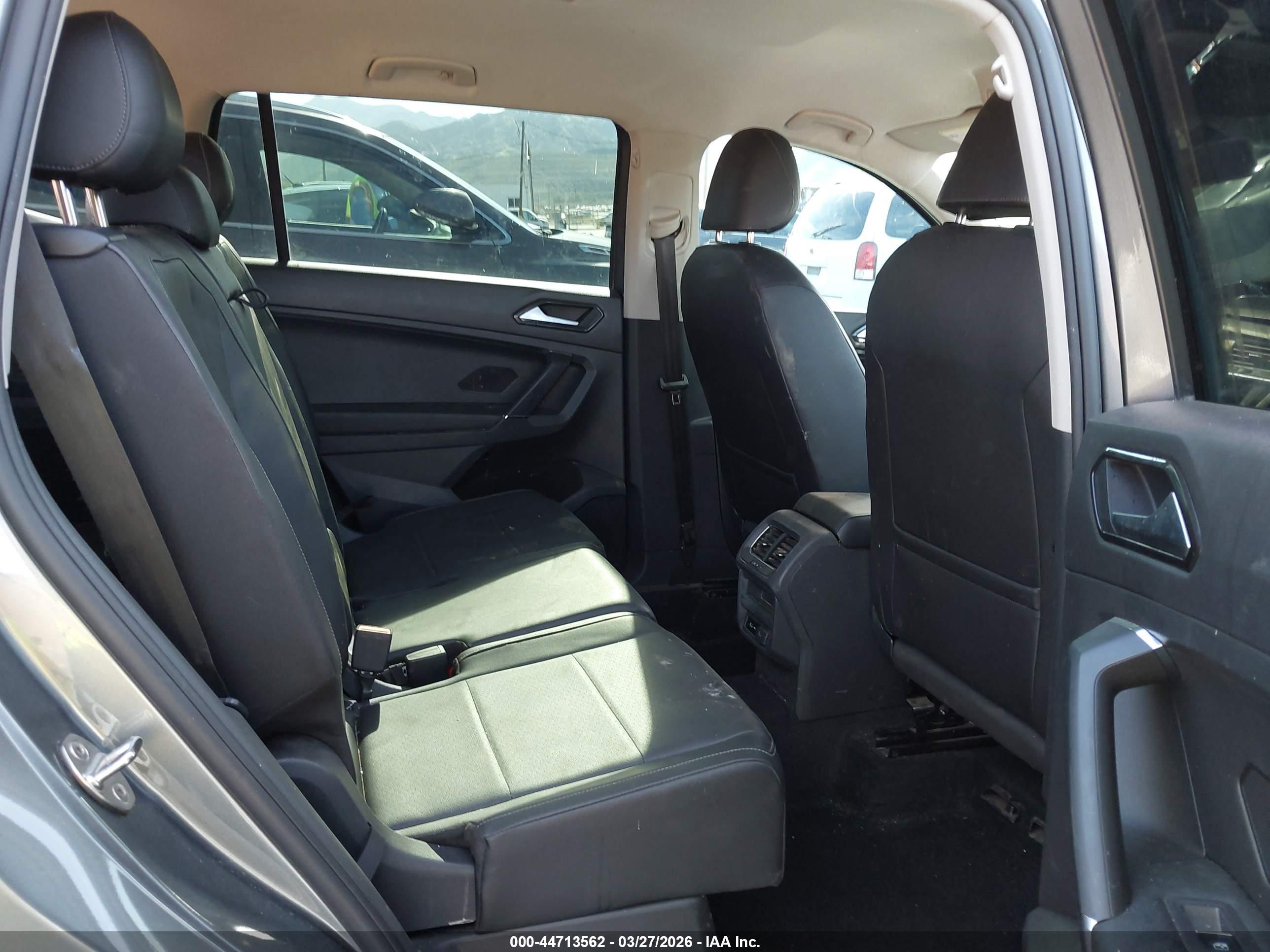 VOLKSWAGEN TIGUAN image 8