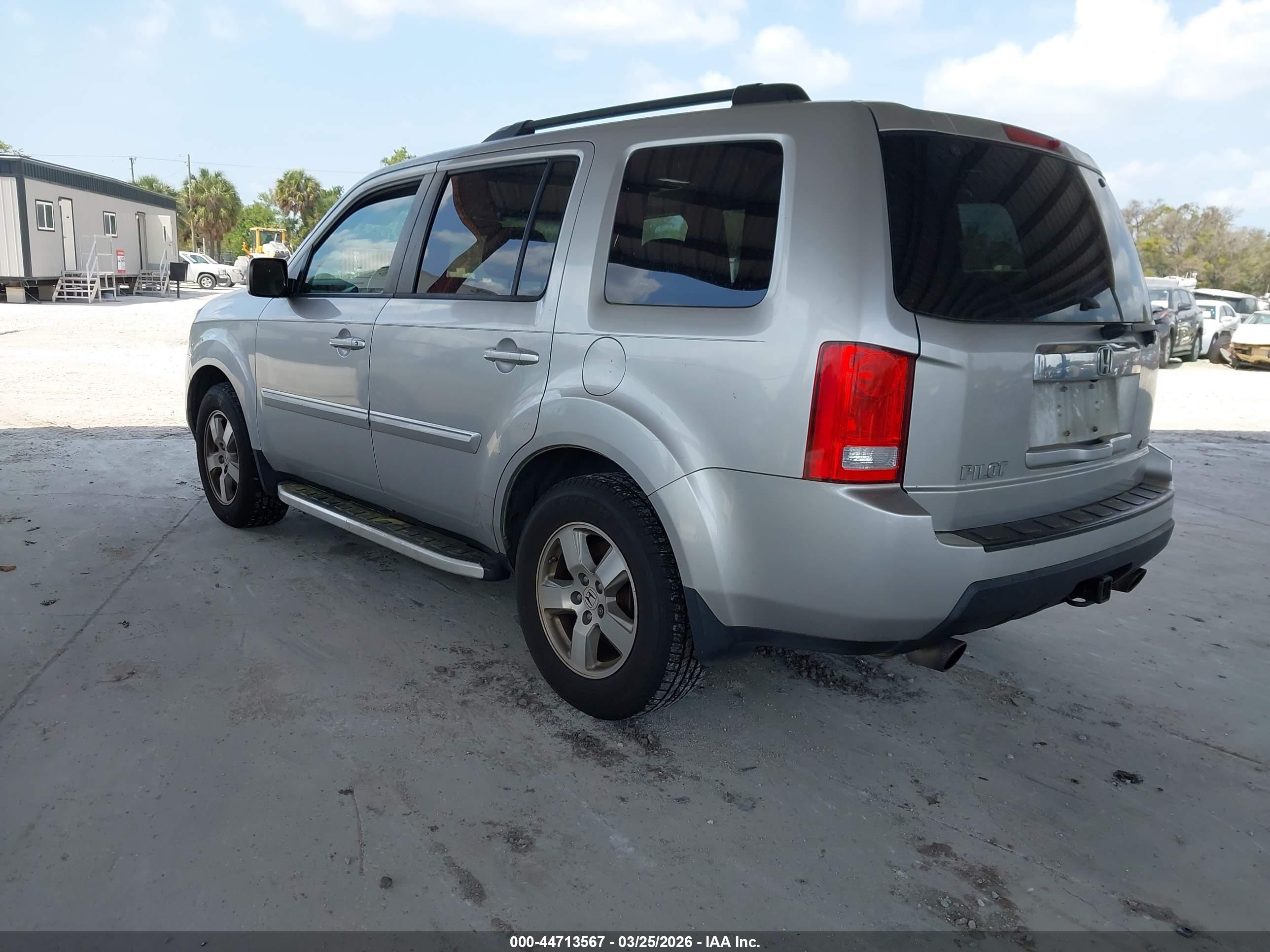 HONDA PILOT image 3