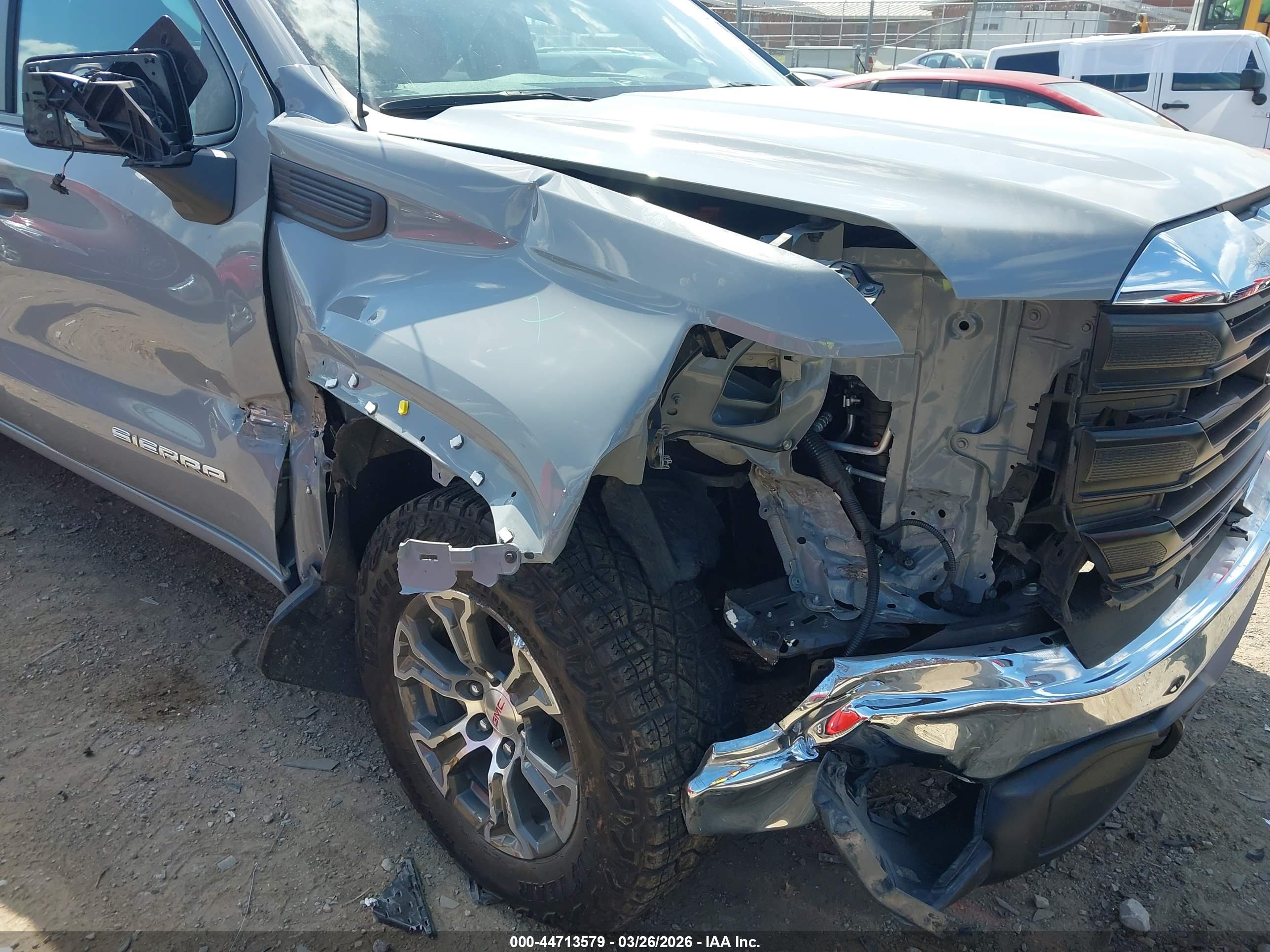 GMC SIERRA image 6