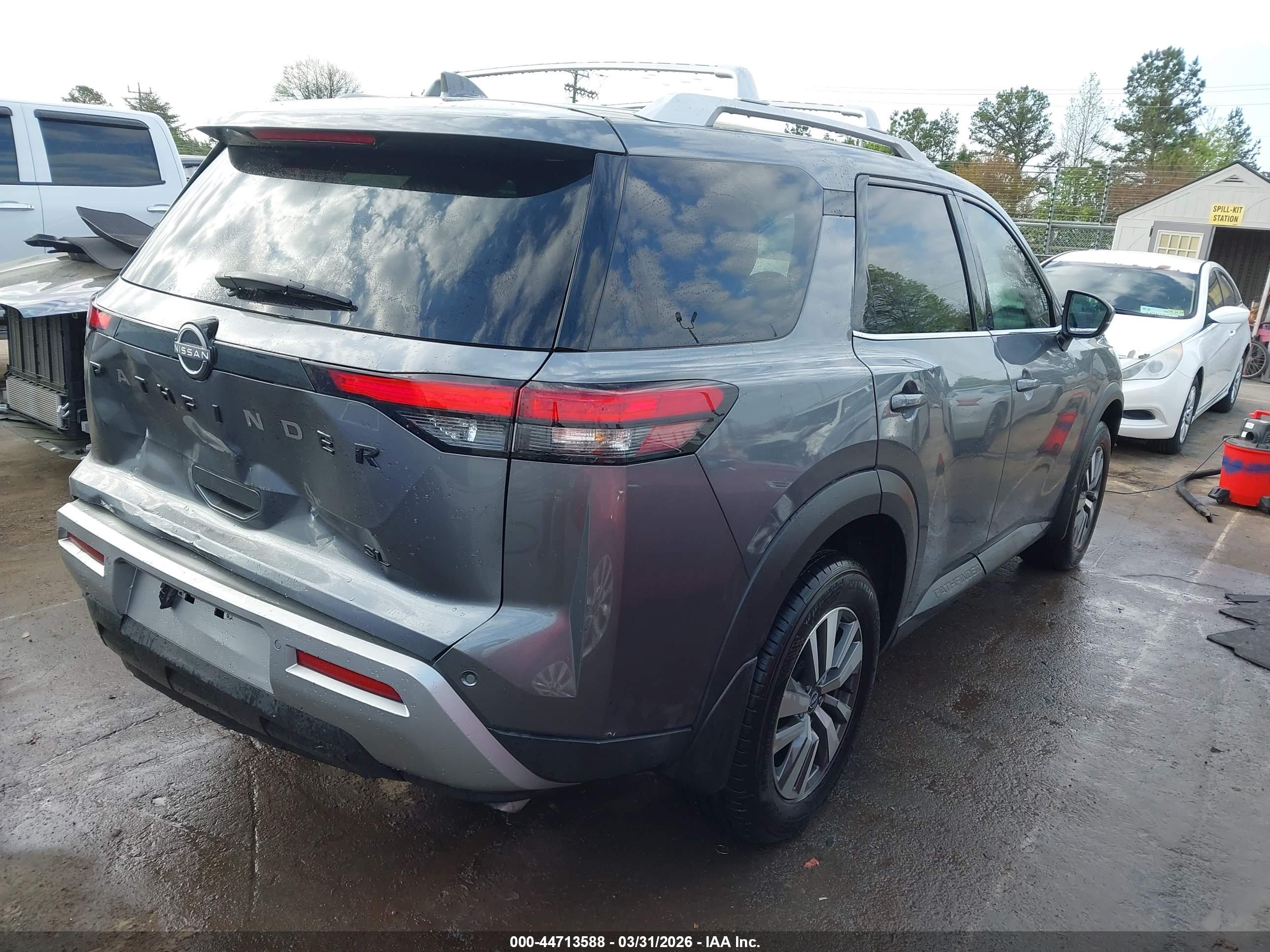 NISSAN PATHFINDER image 4