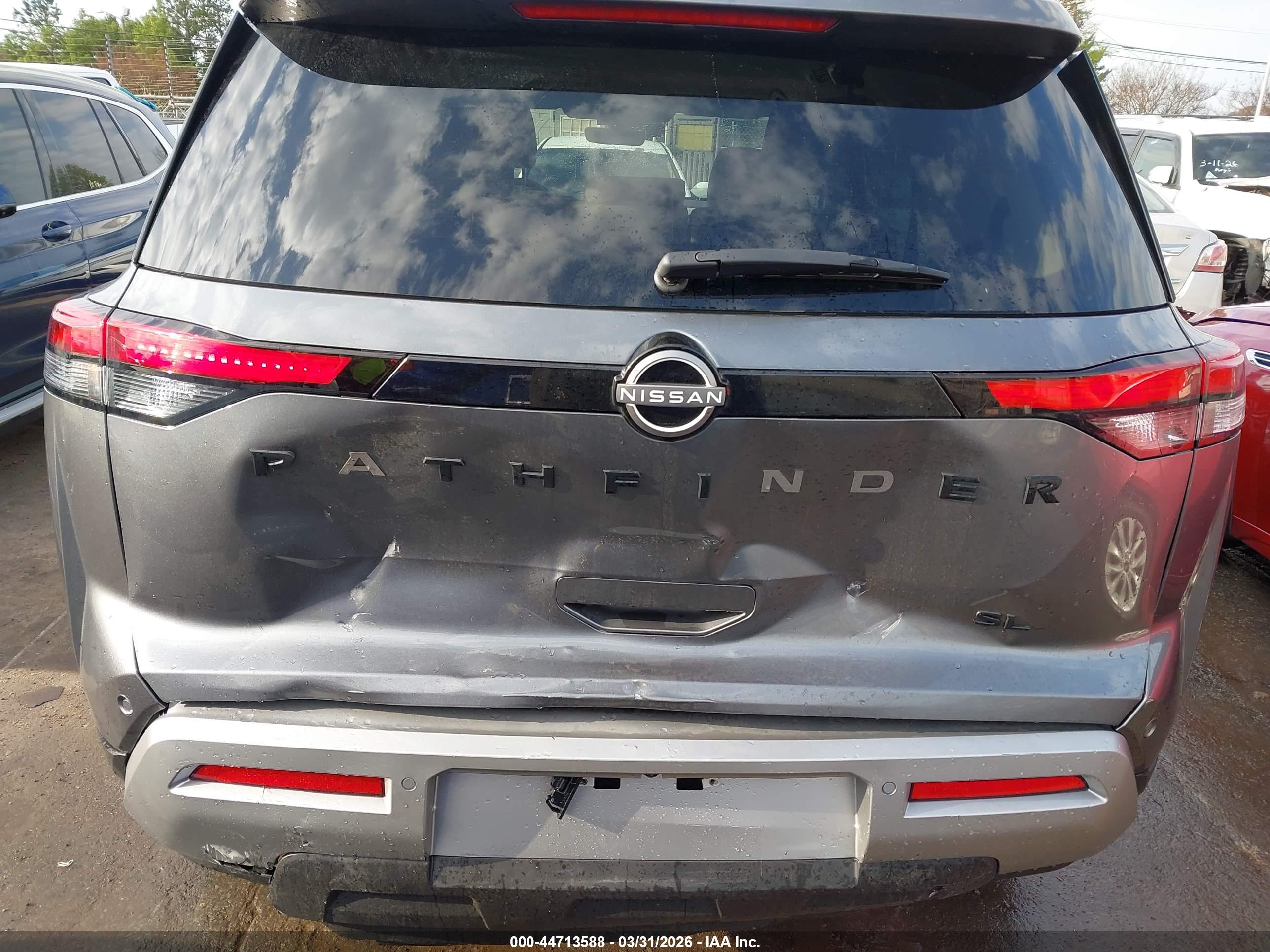 NISSAN PATHFINDER image 6