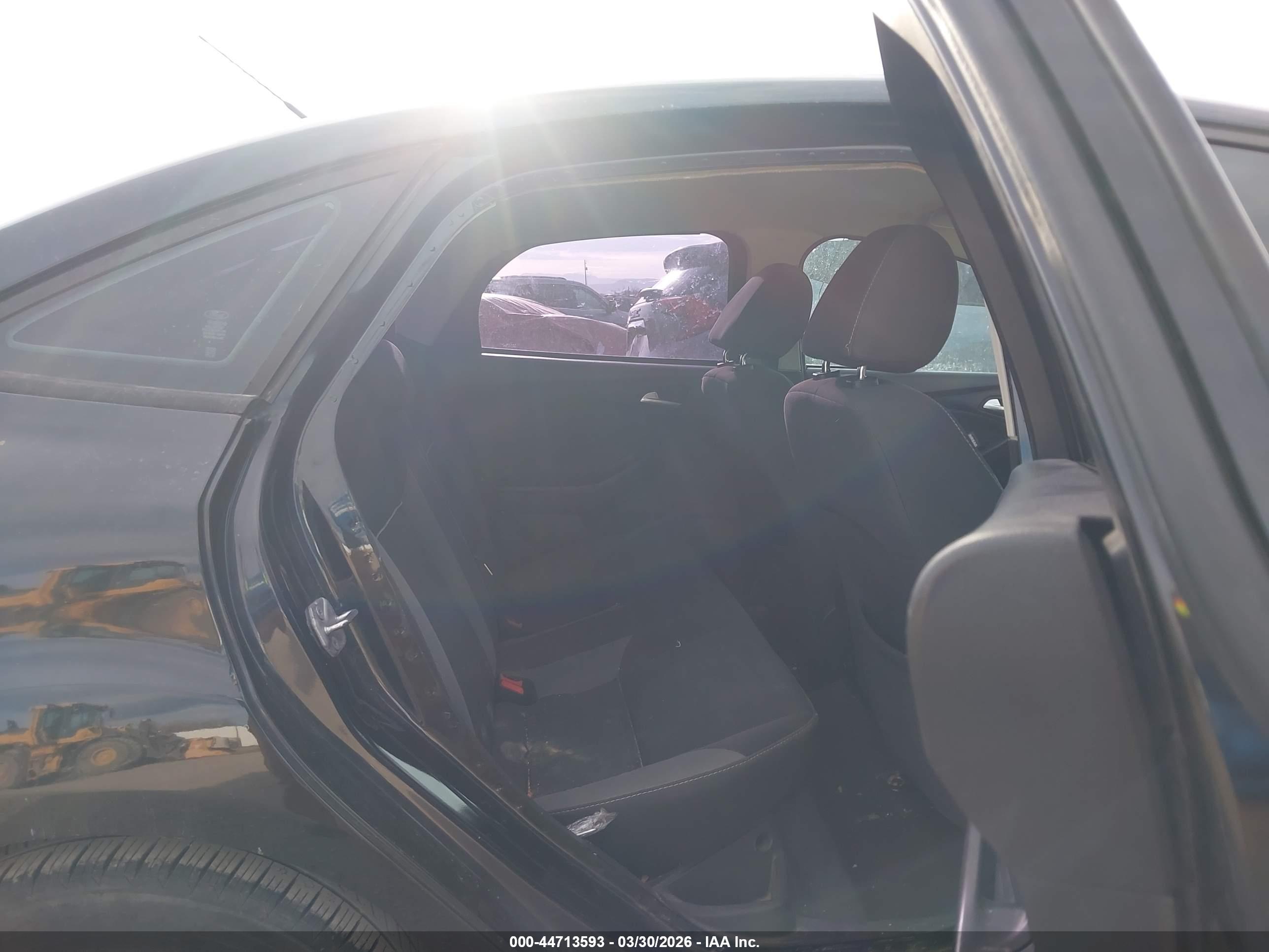 FORD FOCUS image 8