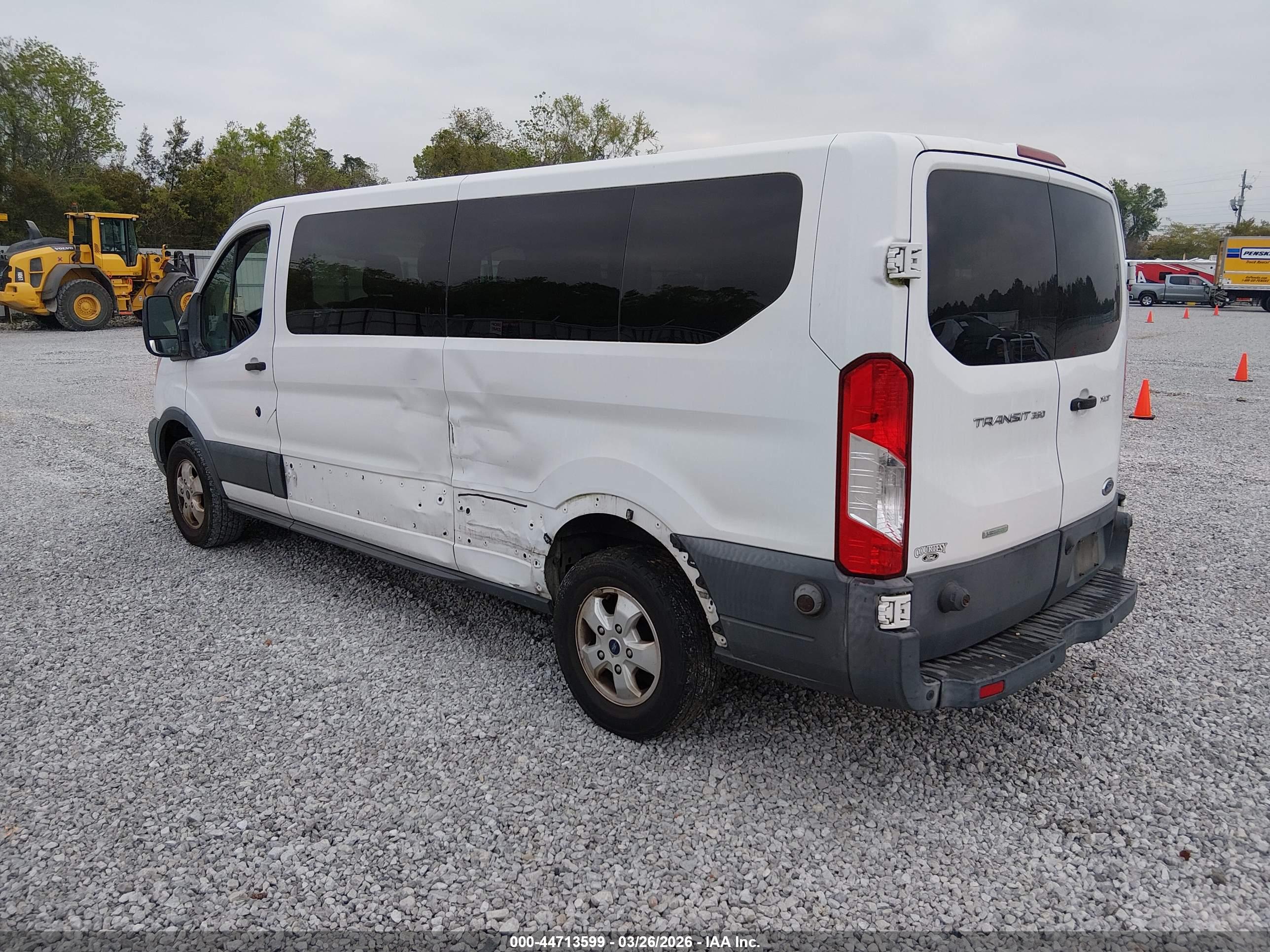 FORD TRANSIT-350 image 3