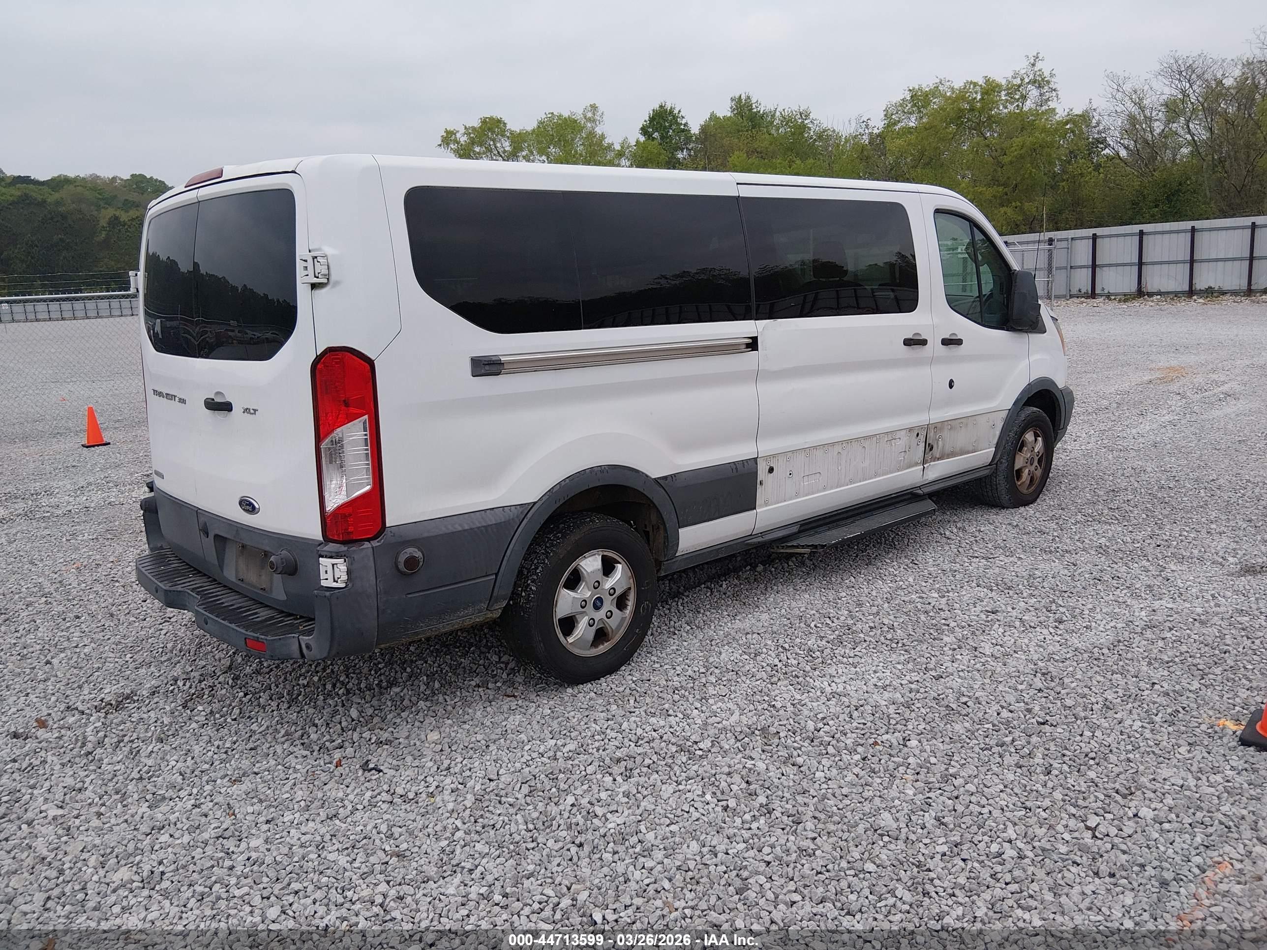 FORD TRANSIT-350 image 4