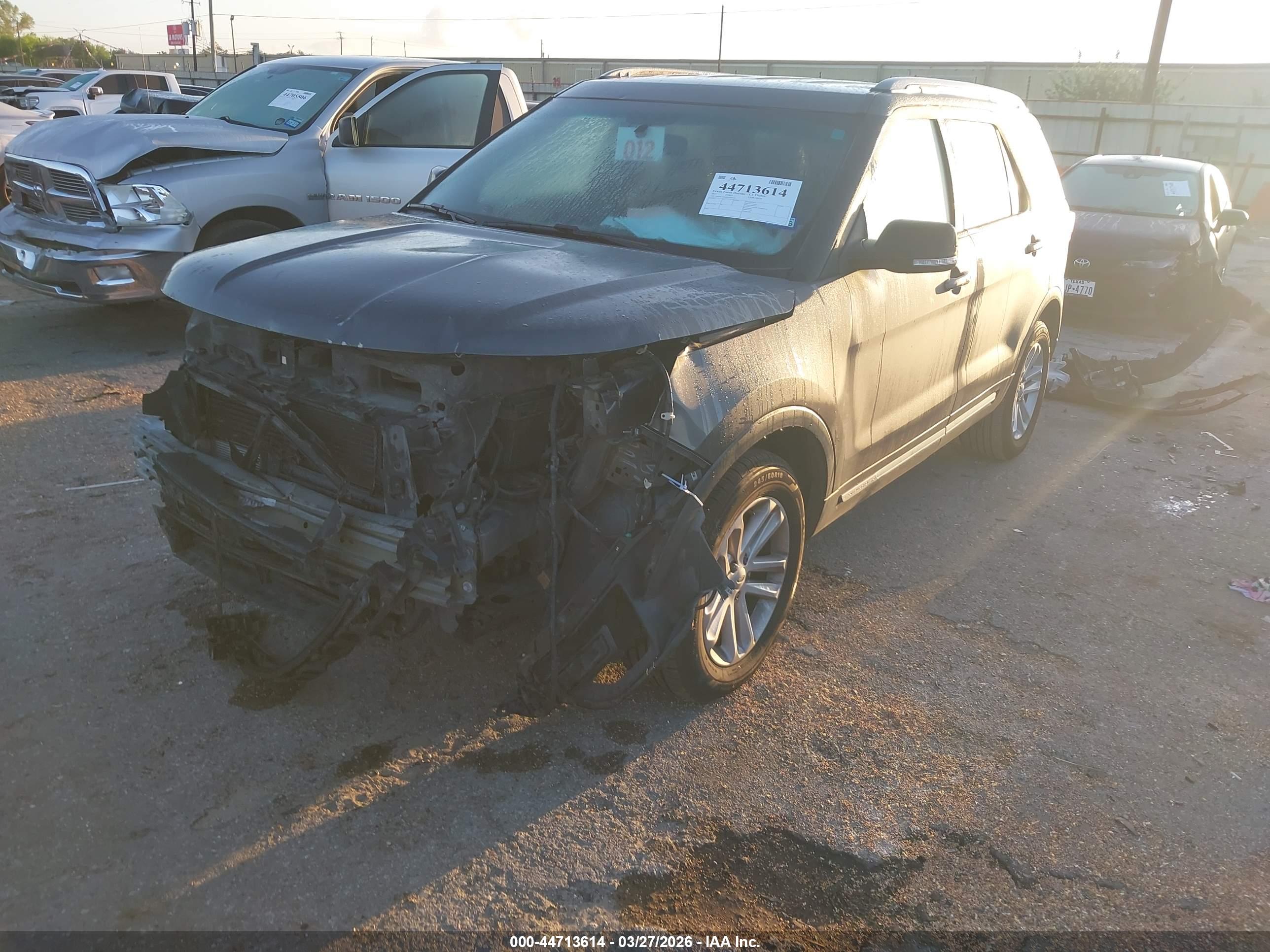 FORD EXPLORER image 2
