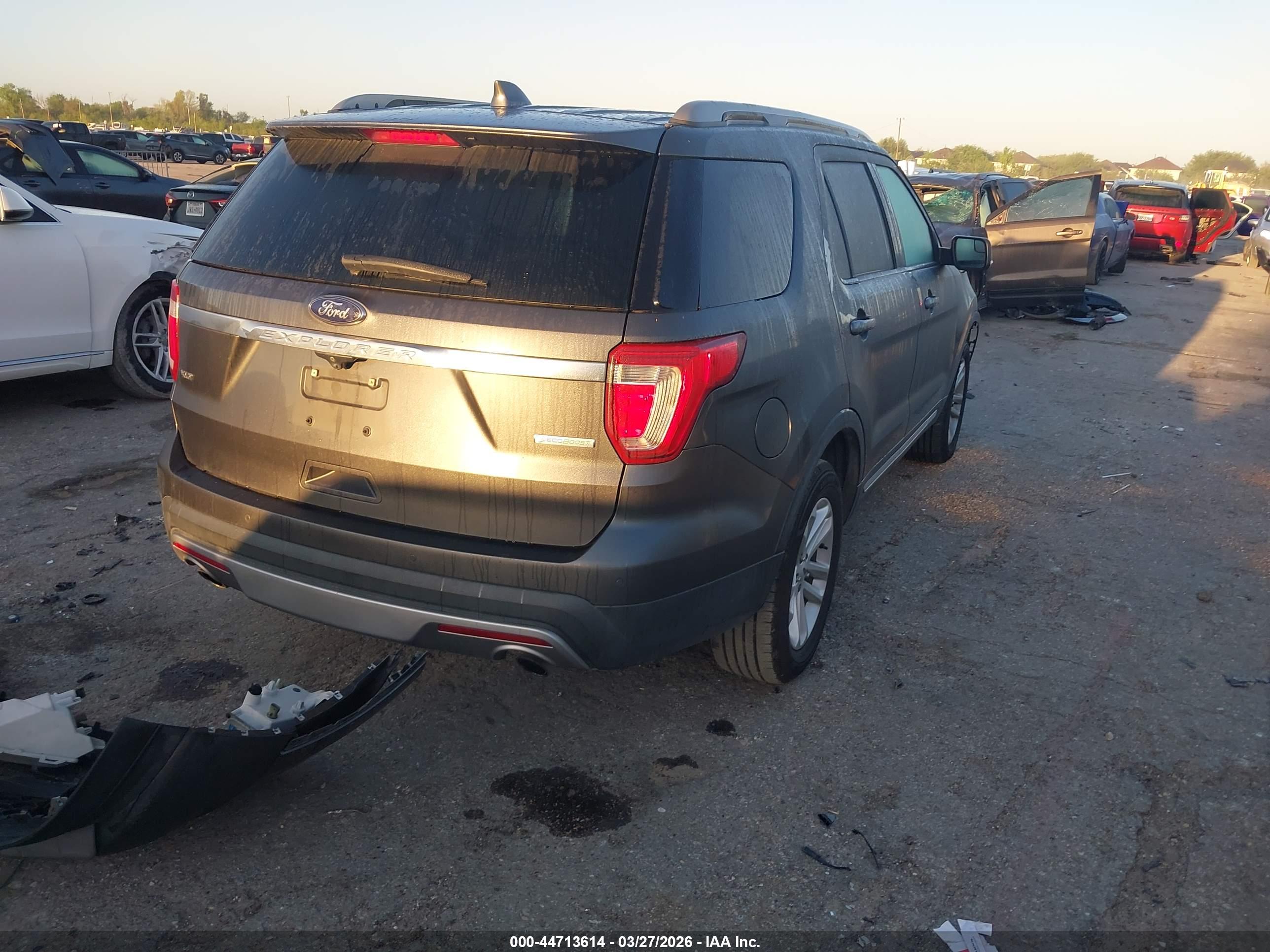 FORD EXPLORER image 4