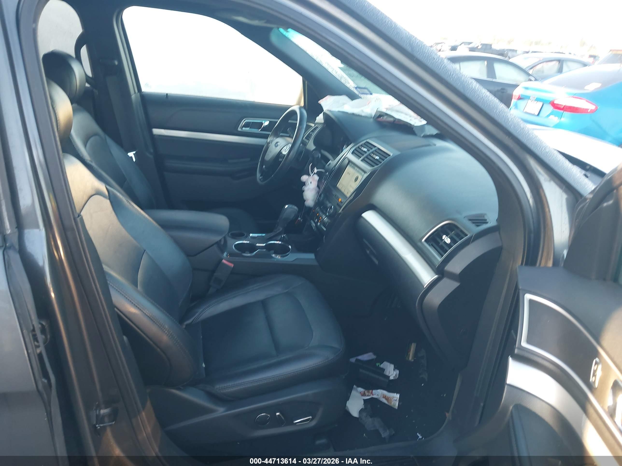 FORD EXPLORER image 5