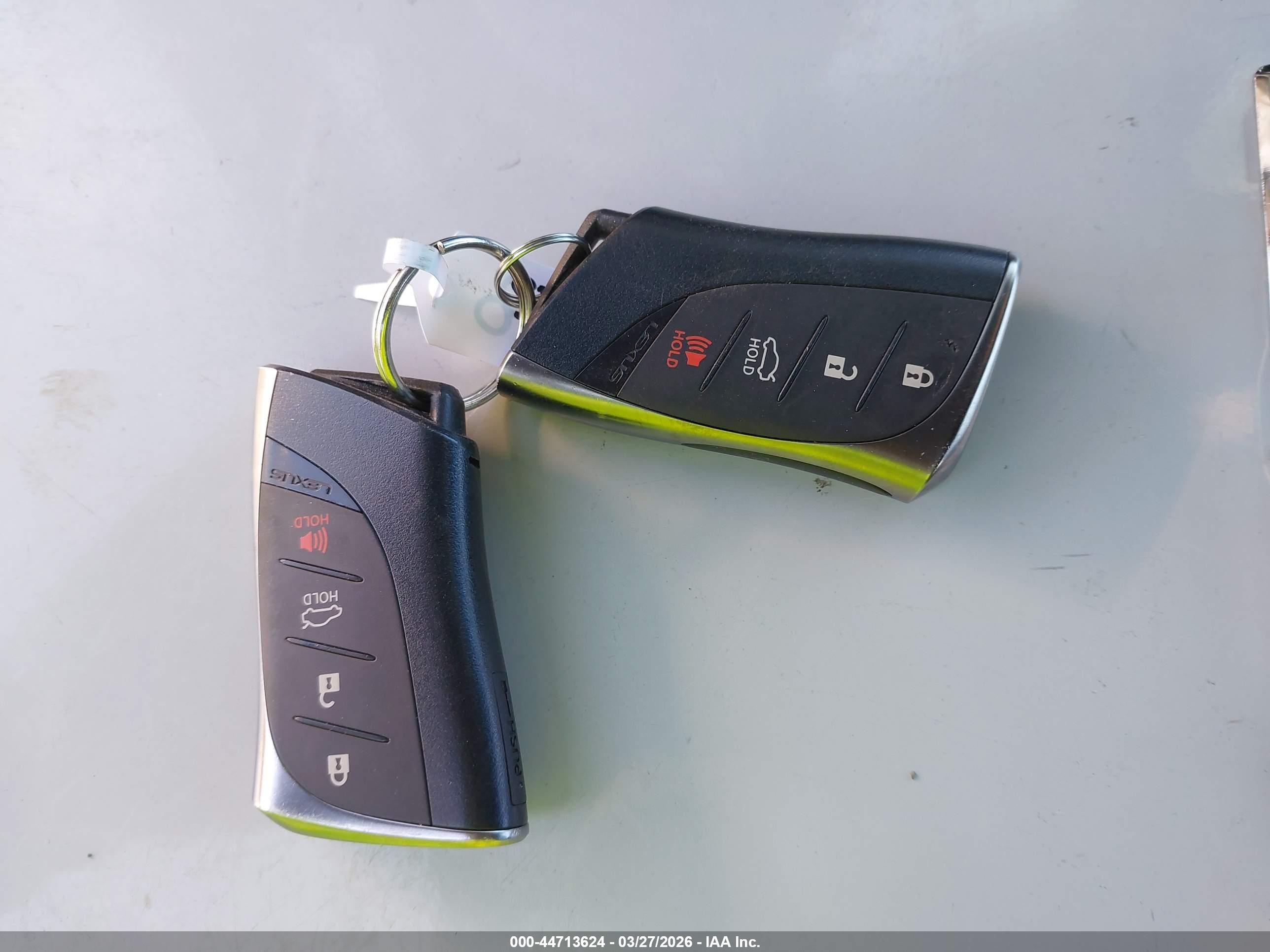 LEXUS ES image 11