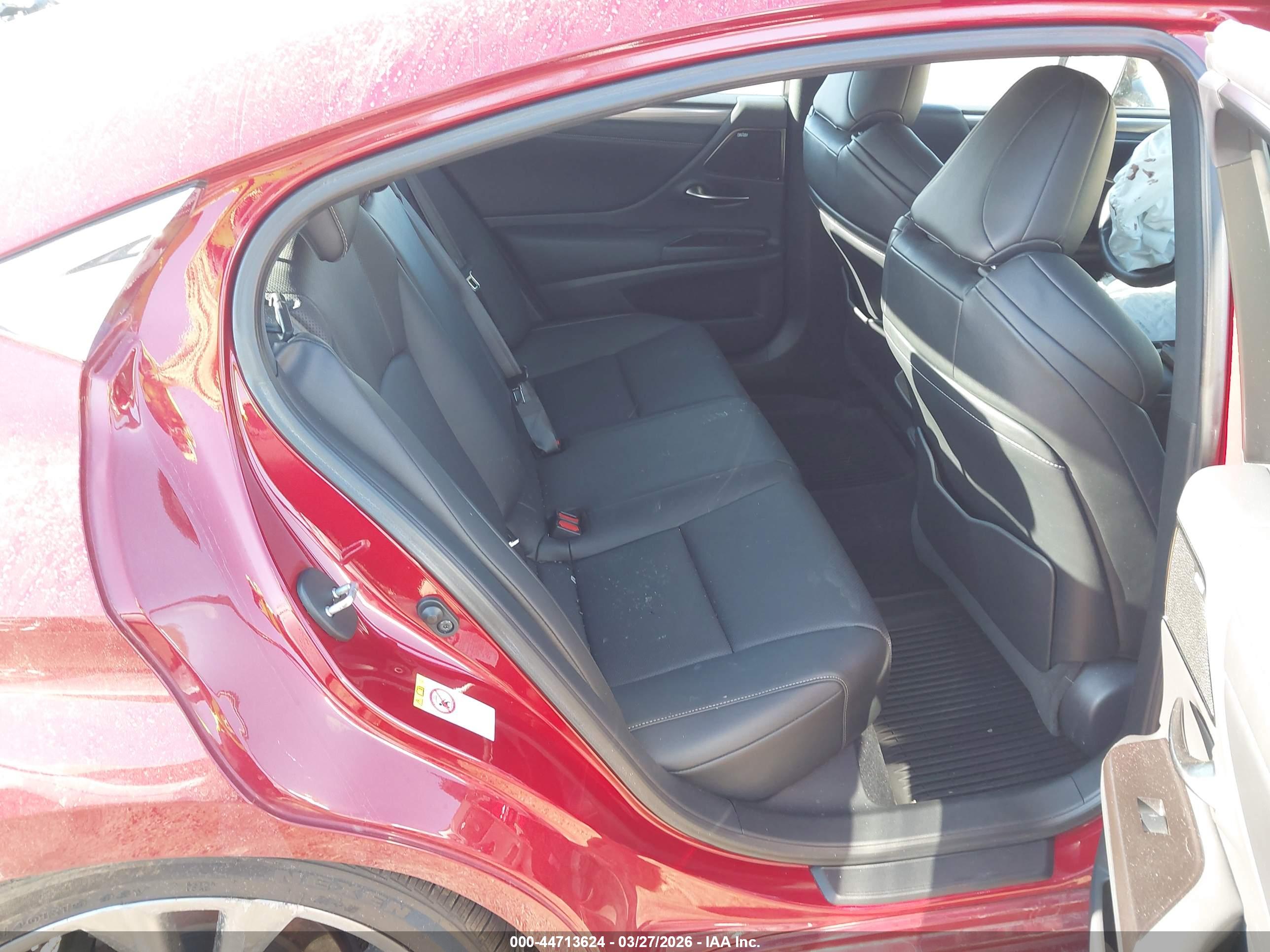 LEXUS ES image 8