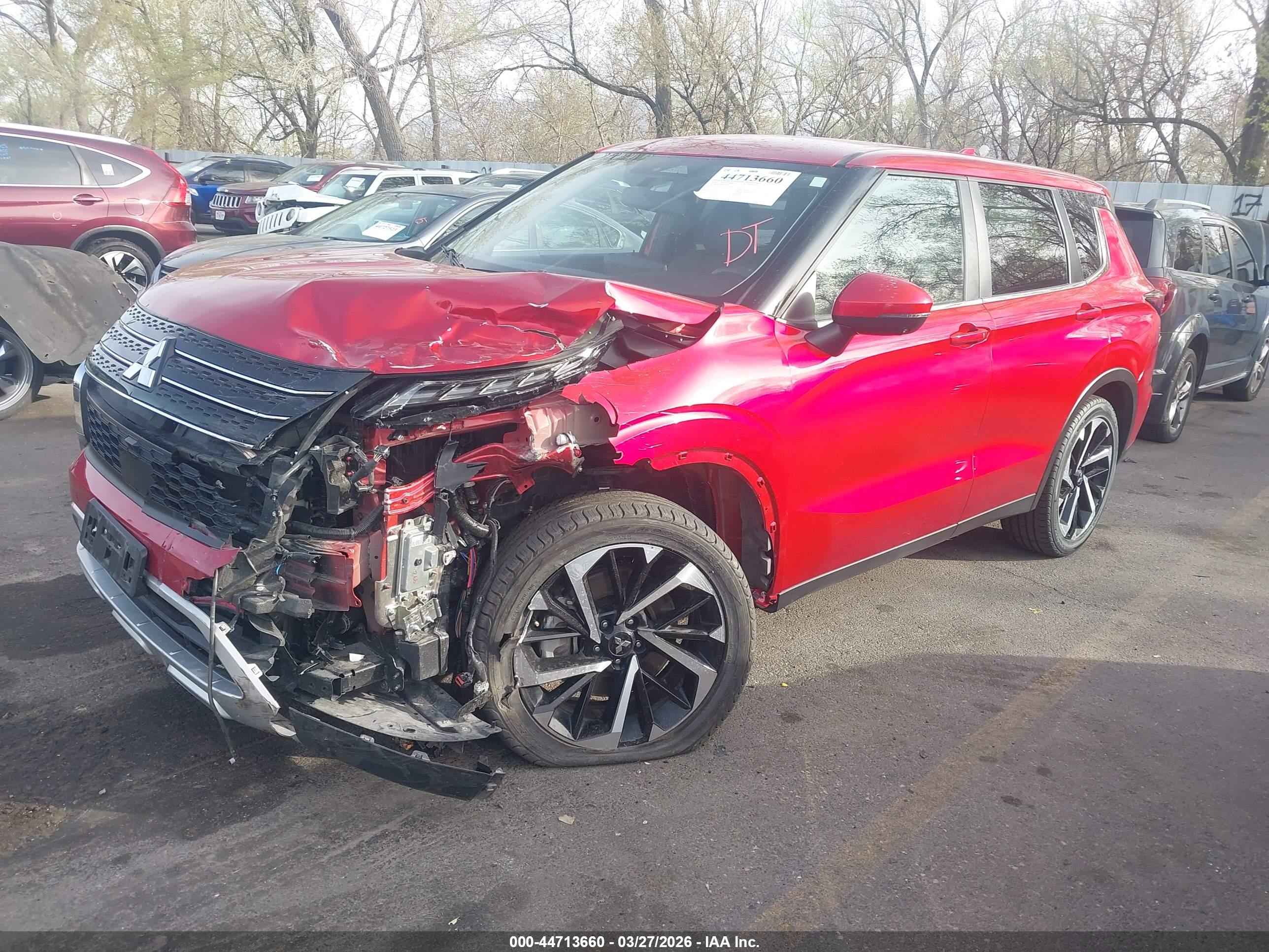 MITSUBISHI OUTLANDER image 2