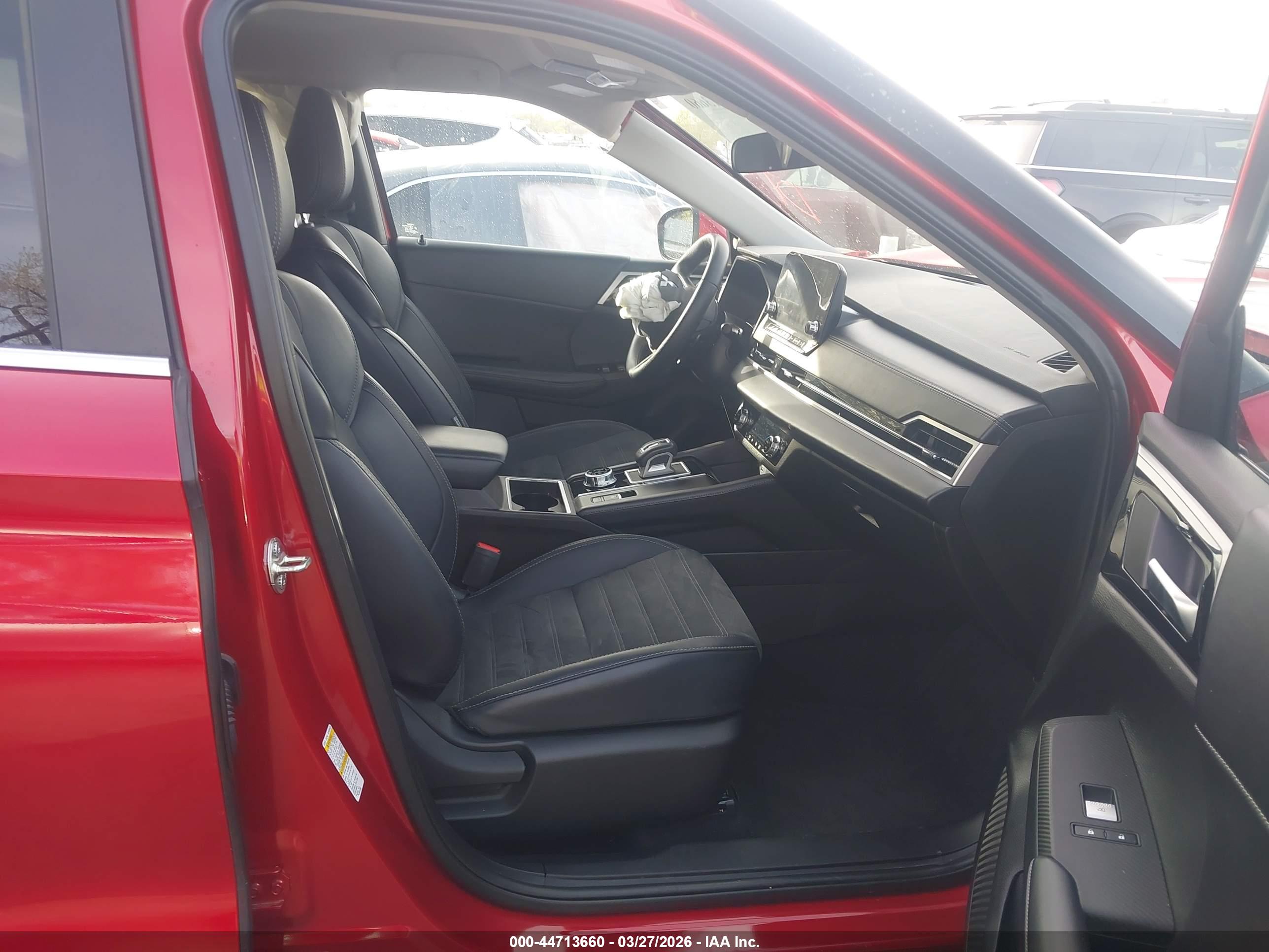 MITSUBISHI OUTLANDER image 5