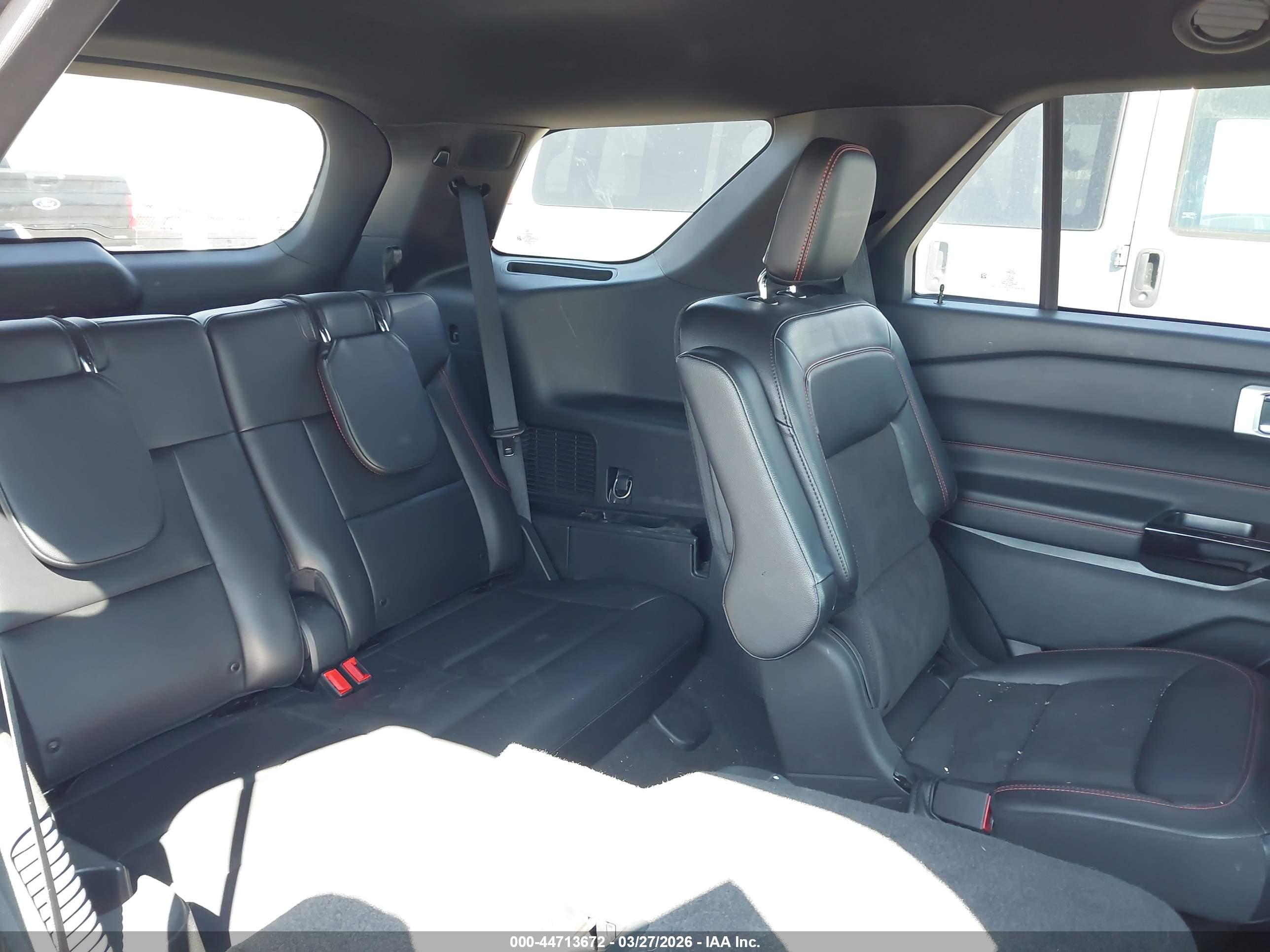 FORD EXPLORER image 8