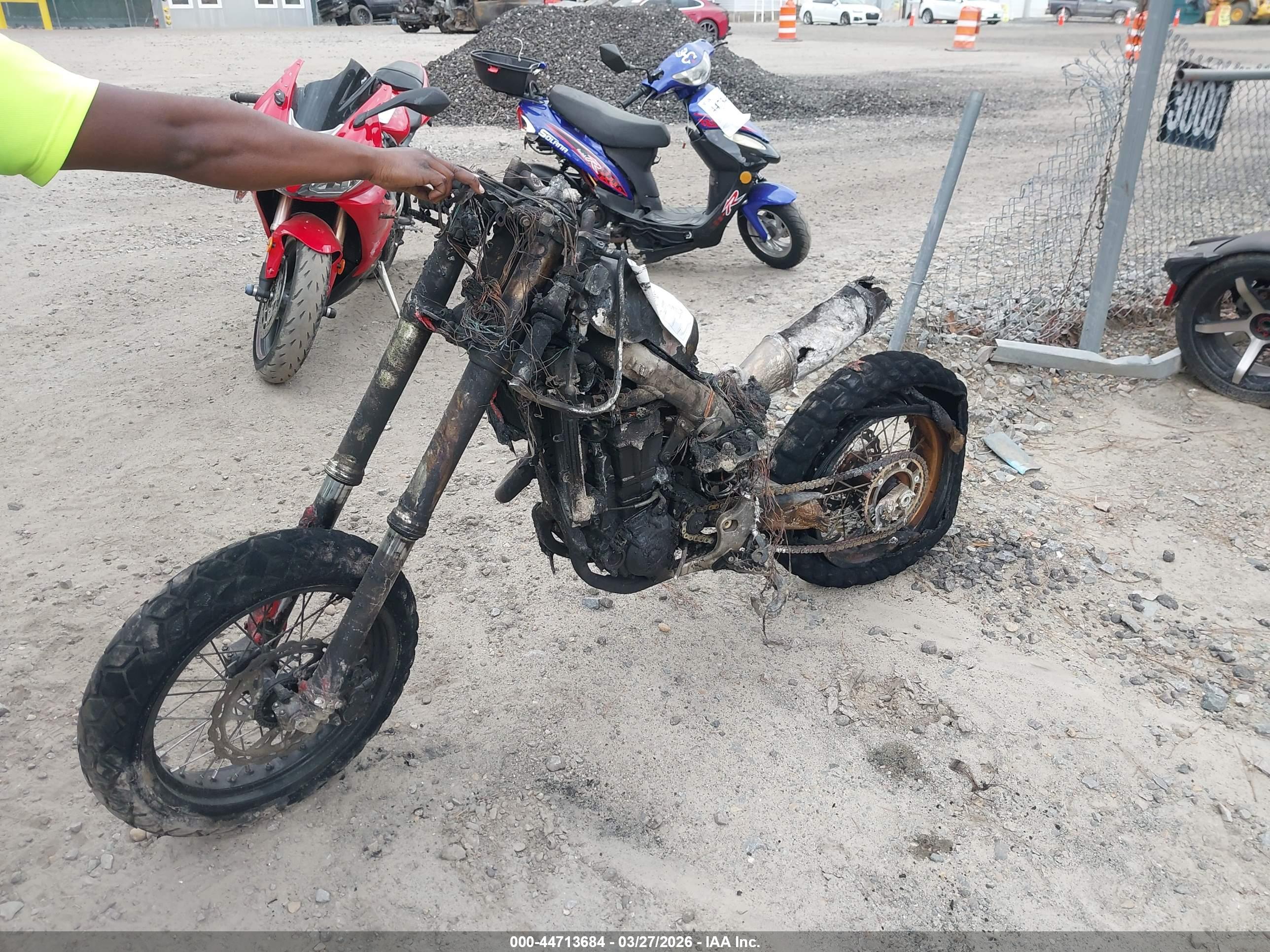 HONDA CRF450 image 2