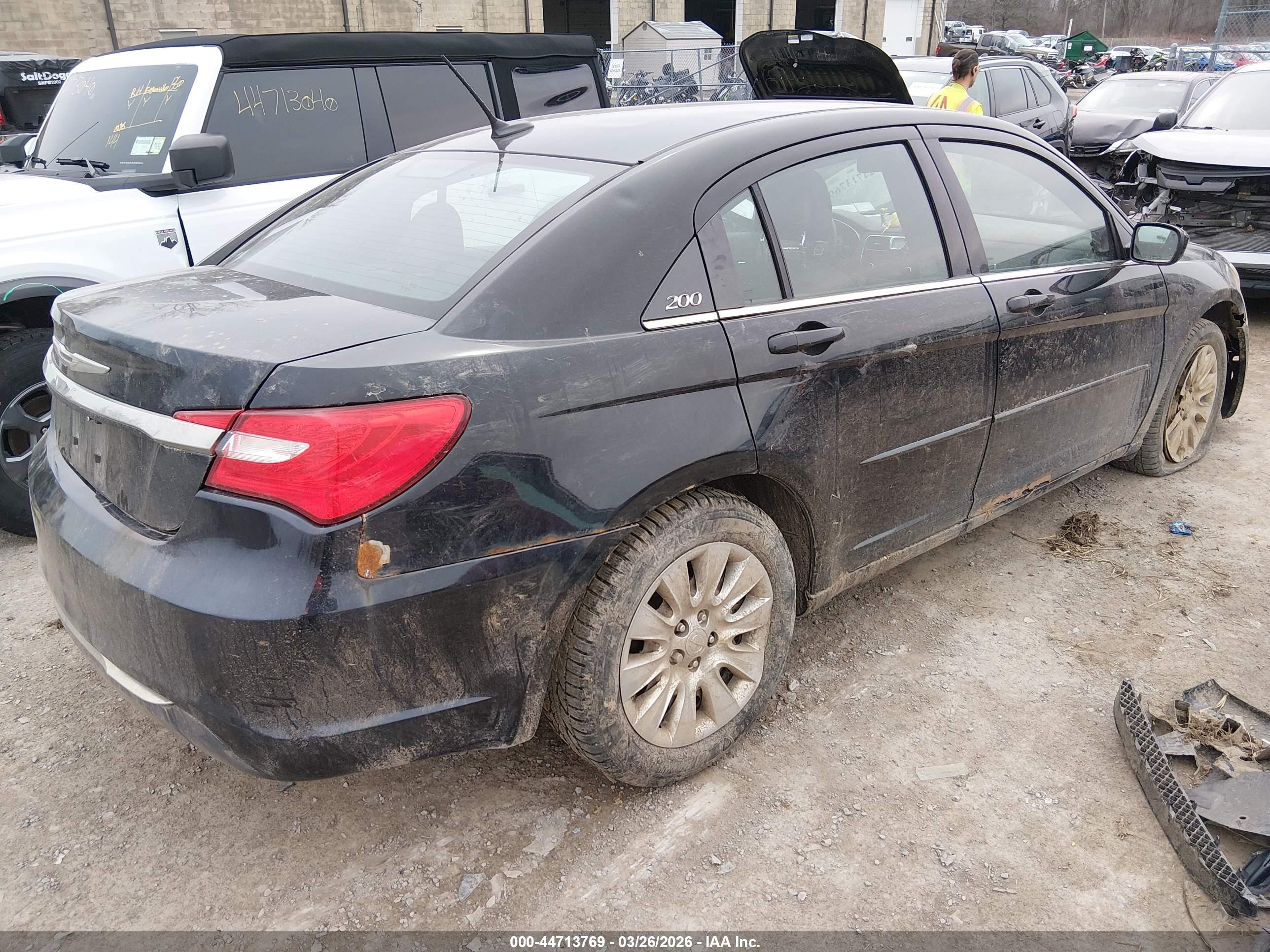 CHRYSLER 200 image 4