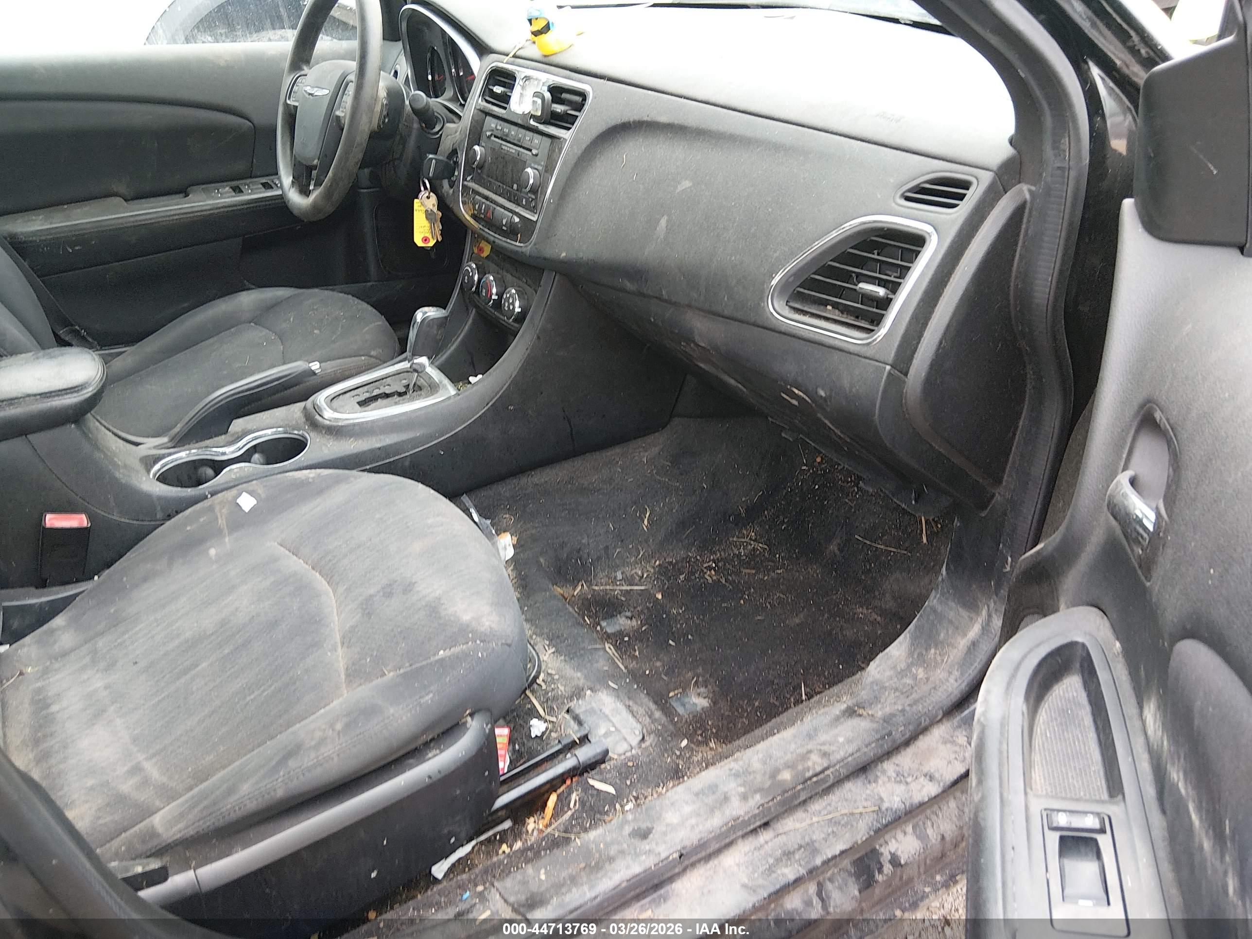 CHRYSLER 200 image 5
