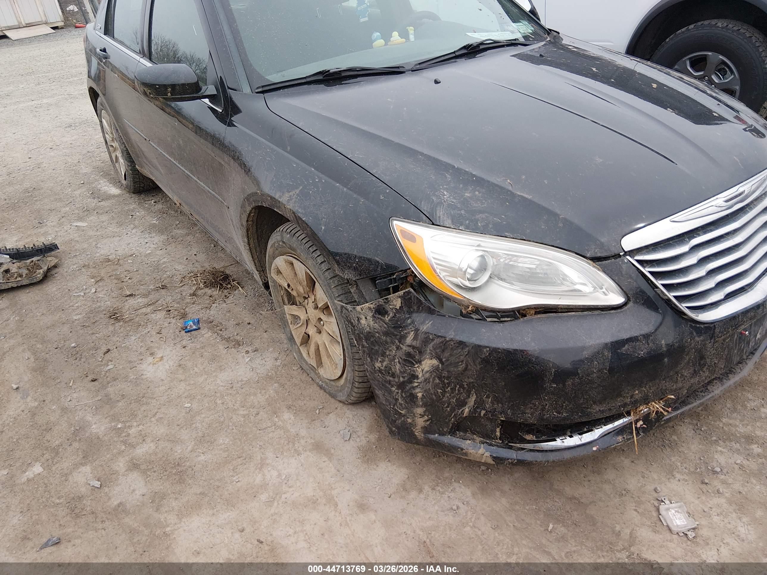 CHRYSLER 200 image 6