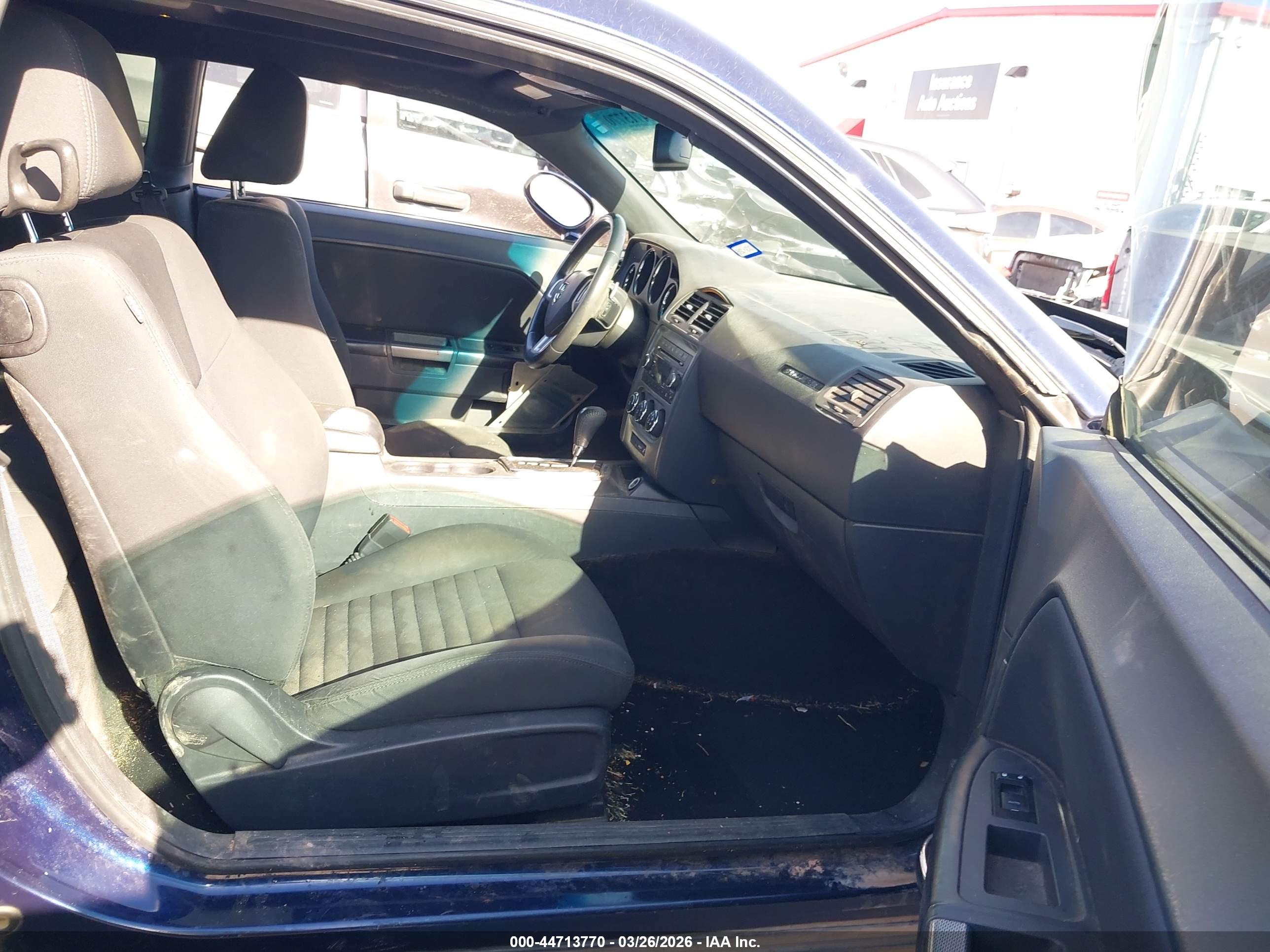 DODGE CHALLENGER image 5
