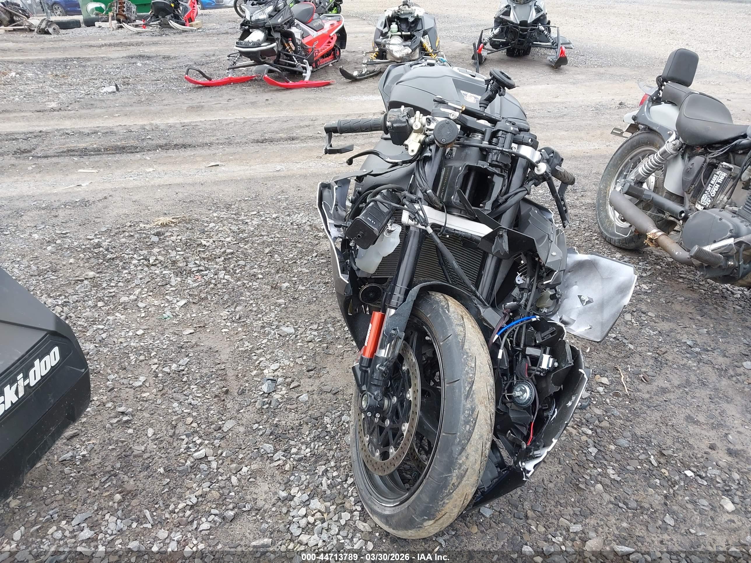 KAWASAKI ZX1002 image 5