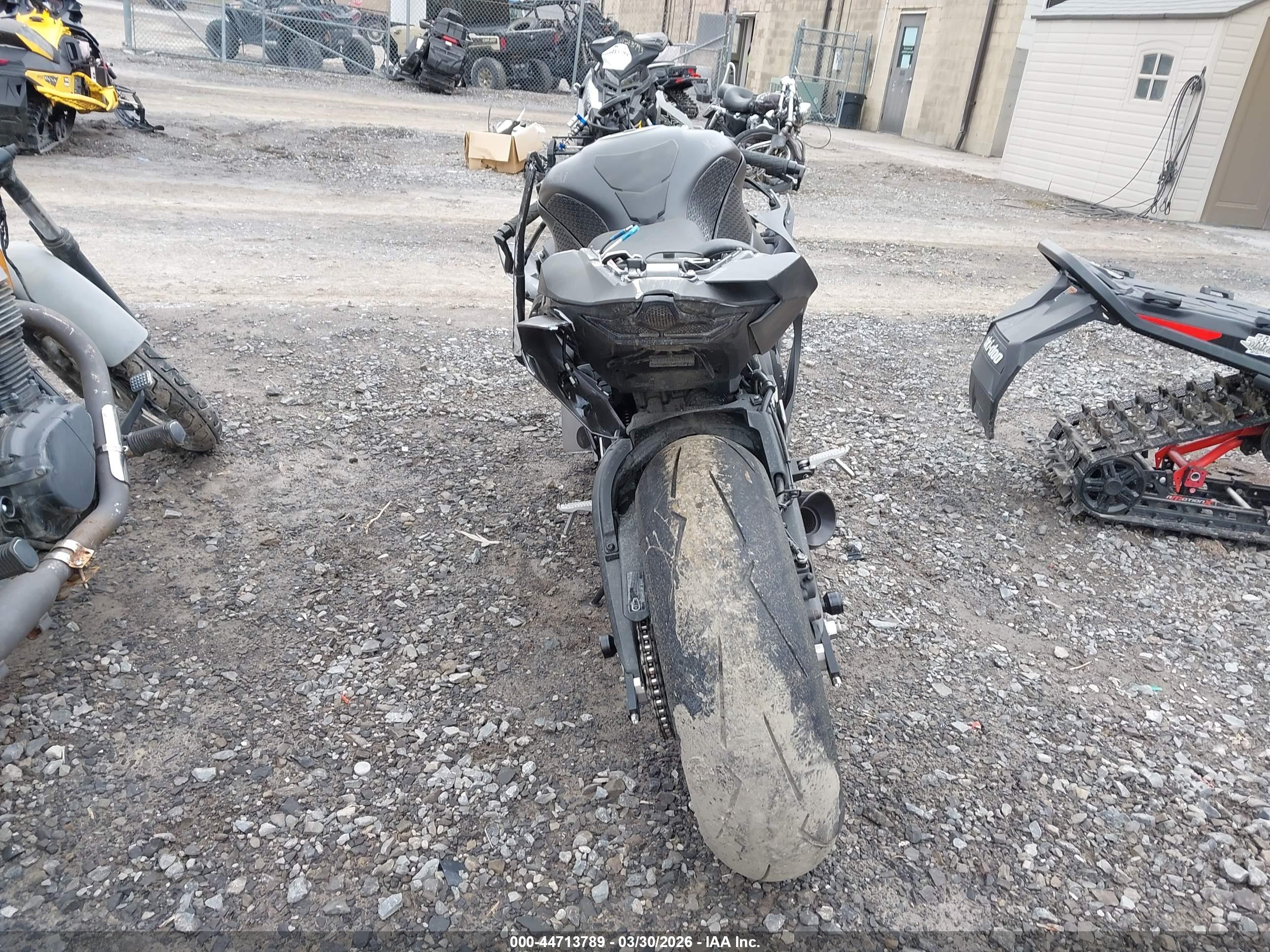 KAWASAKI ZX1002 image 6