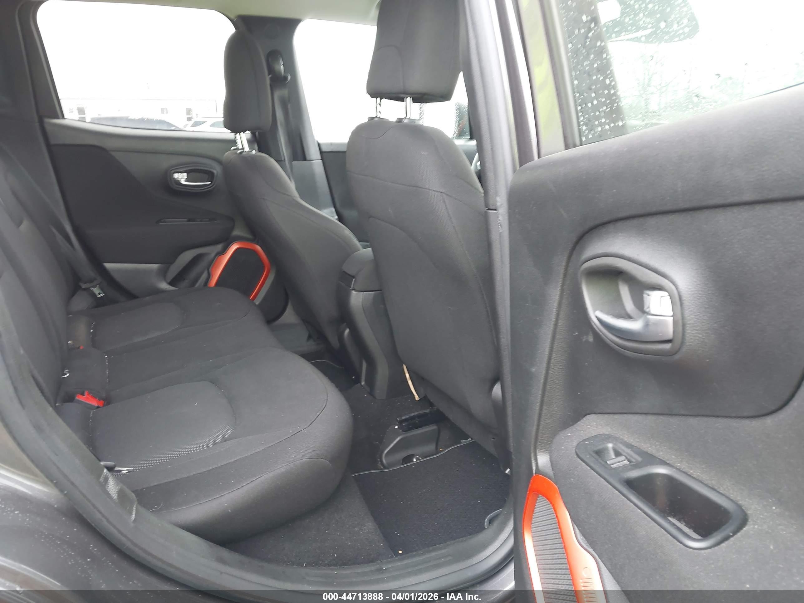 JEEP RENEGADE image 8
