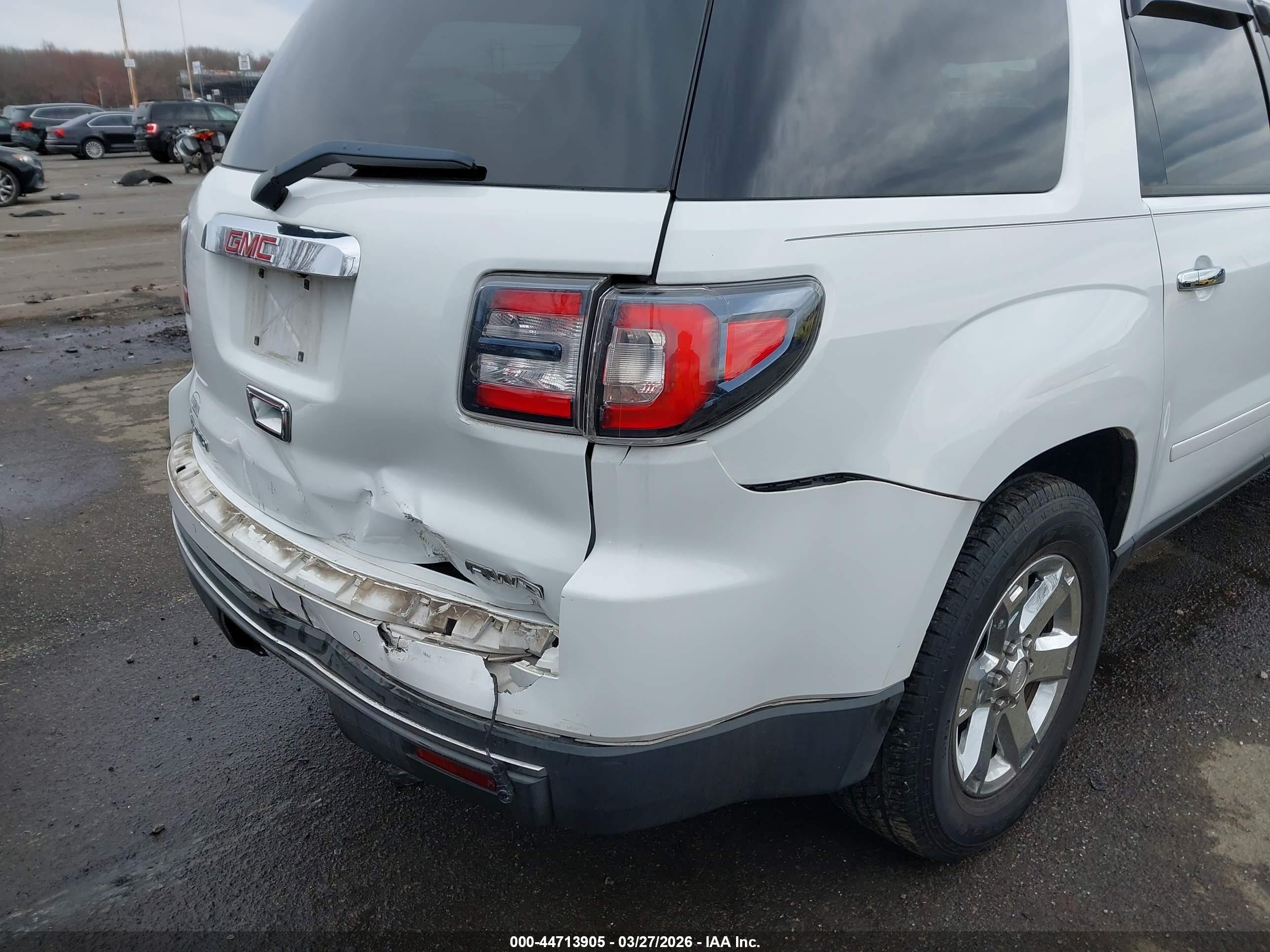 GMC ACADIA image 6