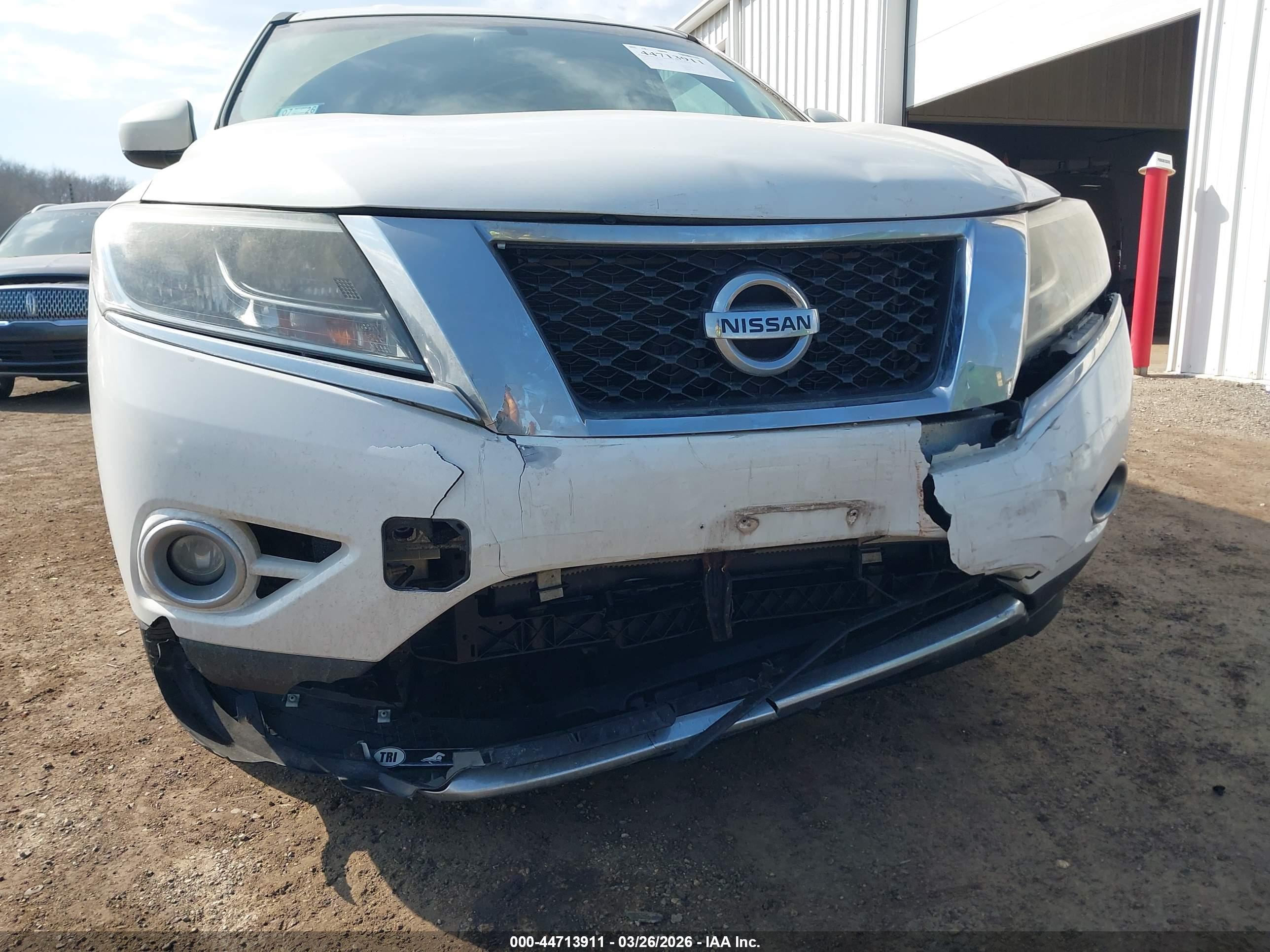 NISSAN PATHFINDER image 6
