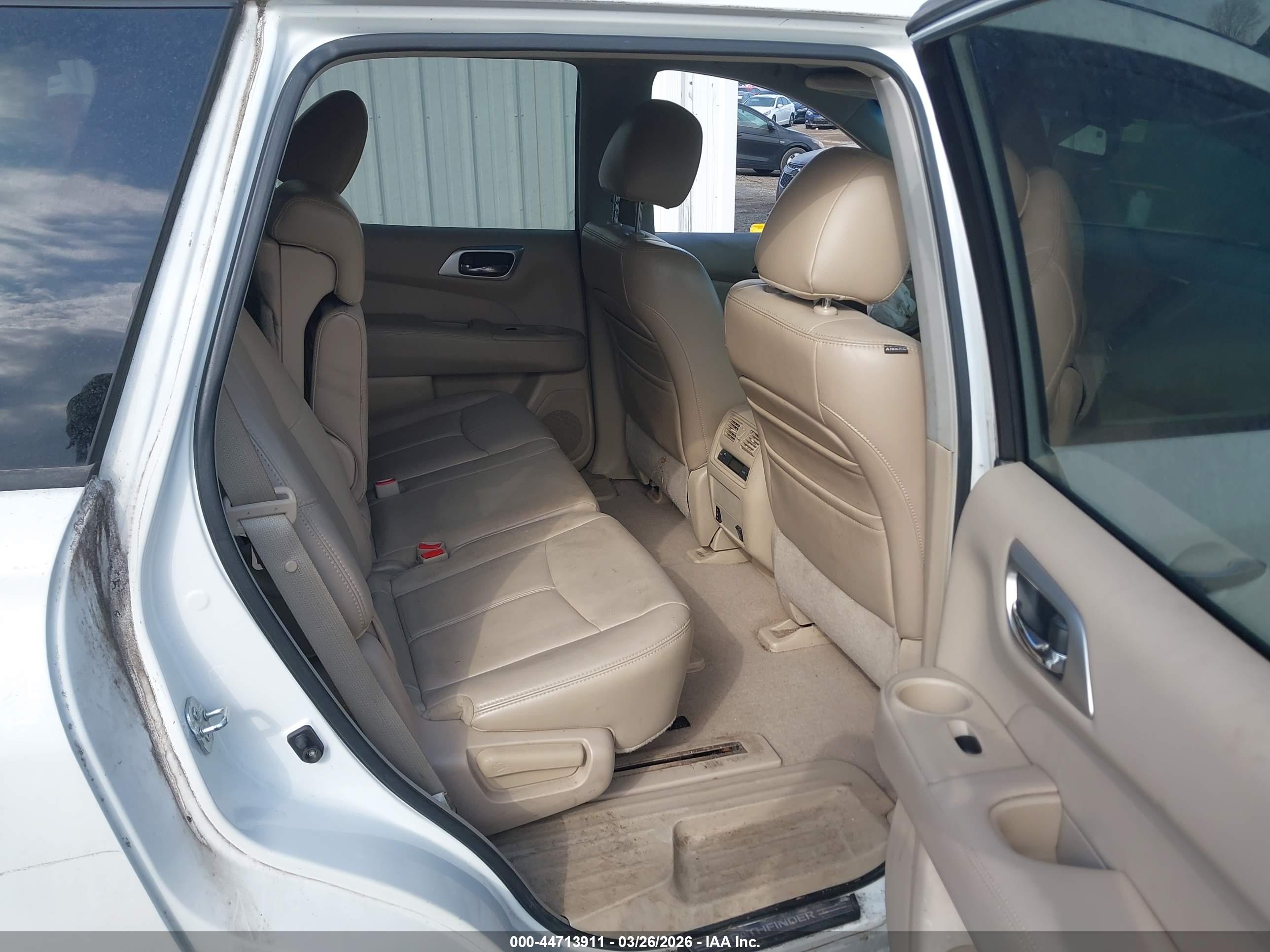 NISSAN PATHFINDER image 8