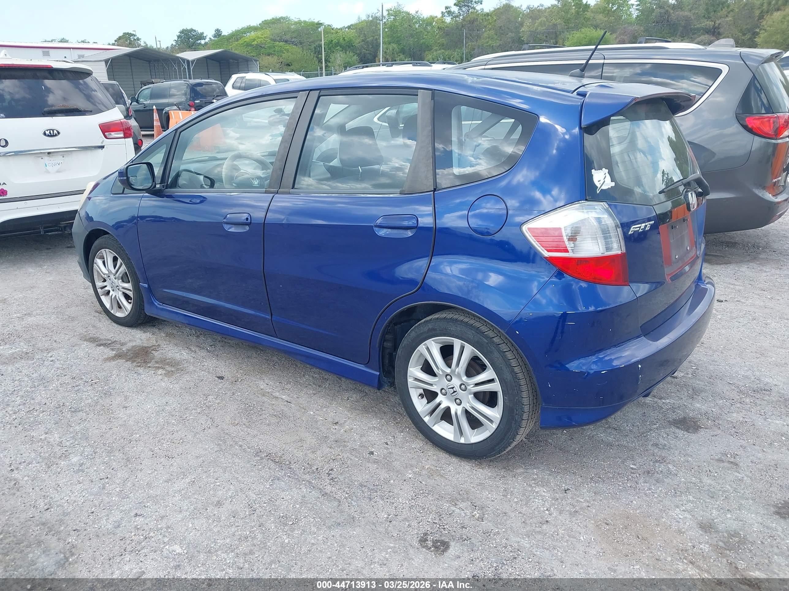 HONDA FIT image 3