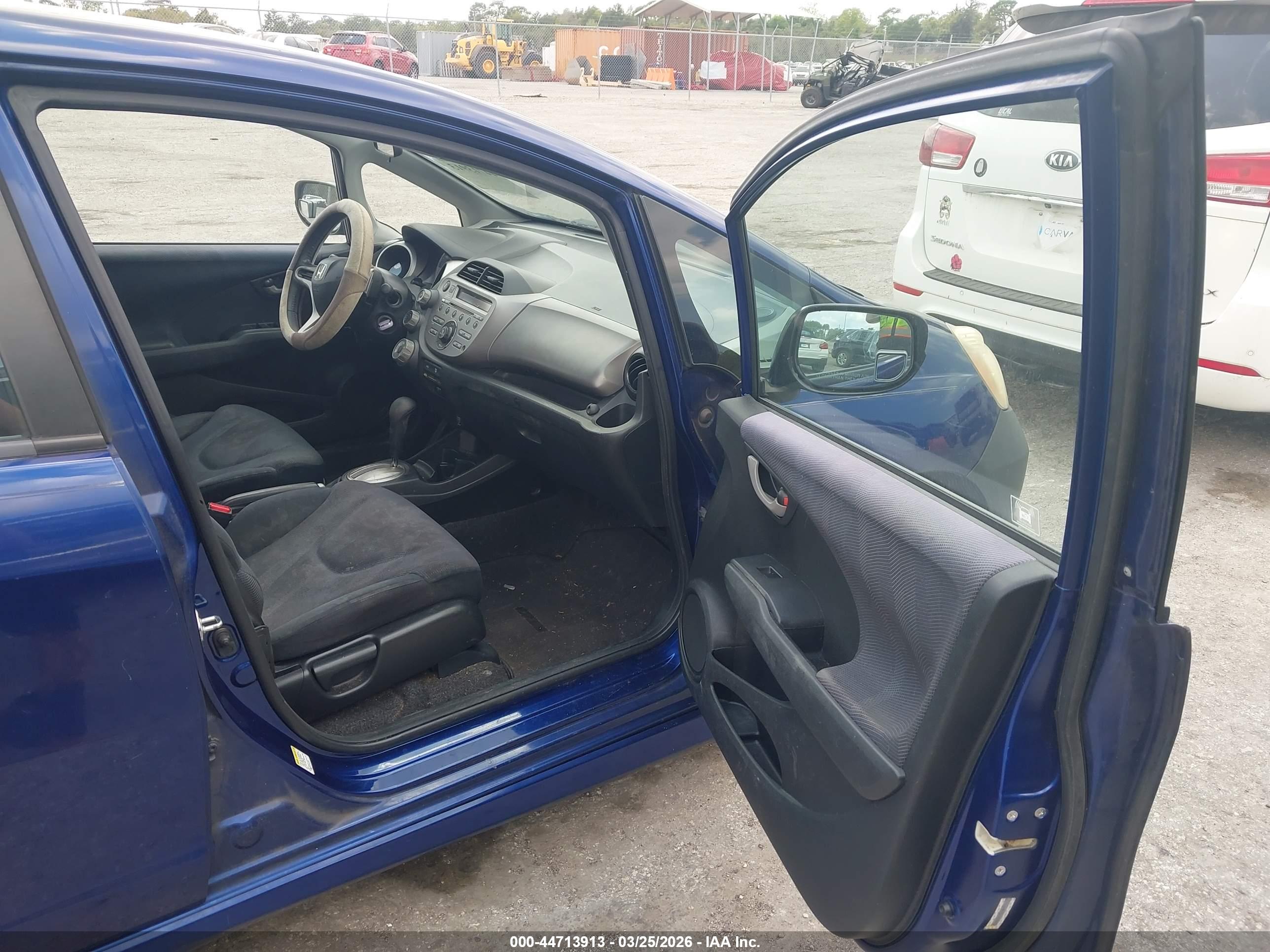 HONDA FIT image 5