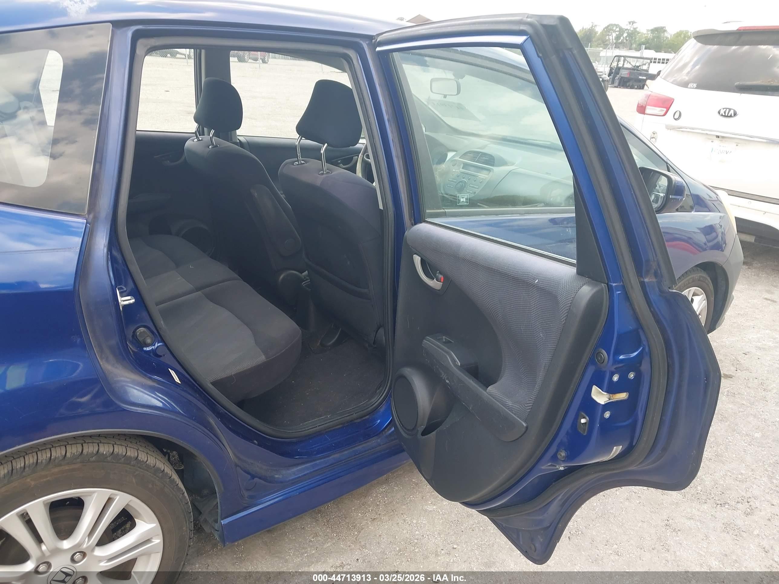 HONDA FIT image 8