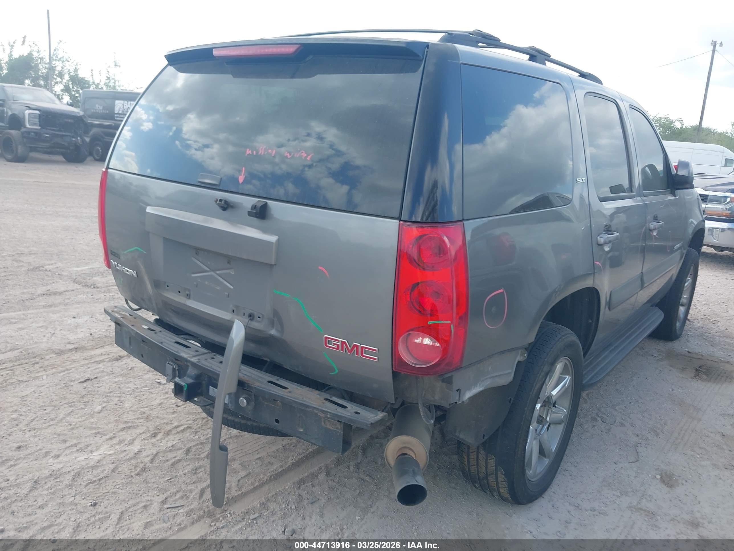 GMC YUKON image 4